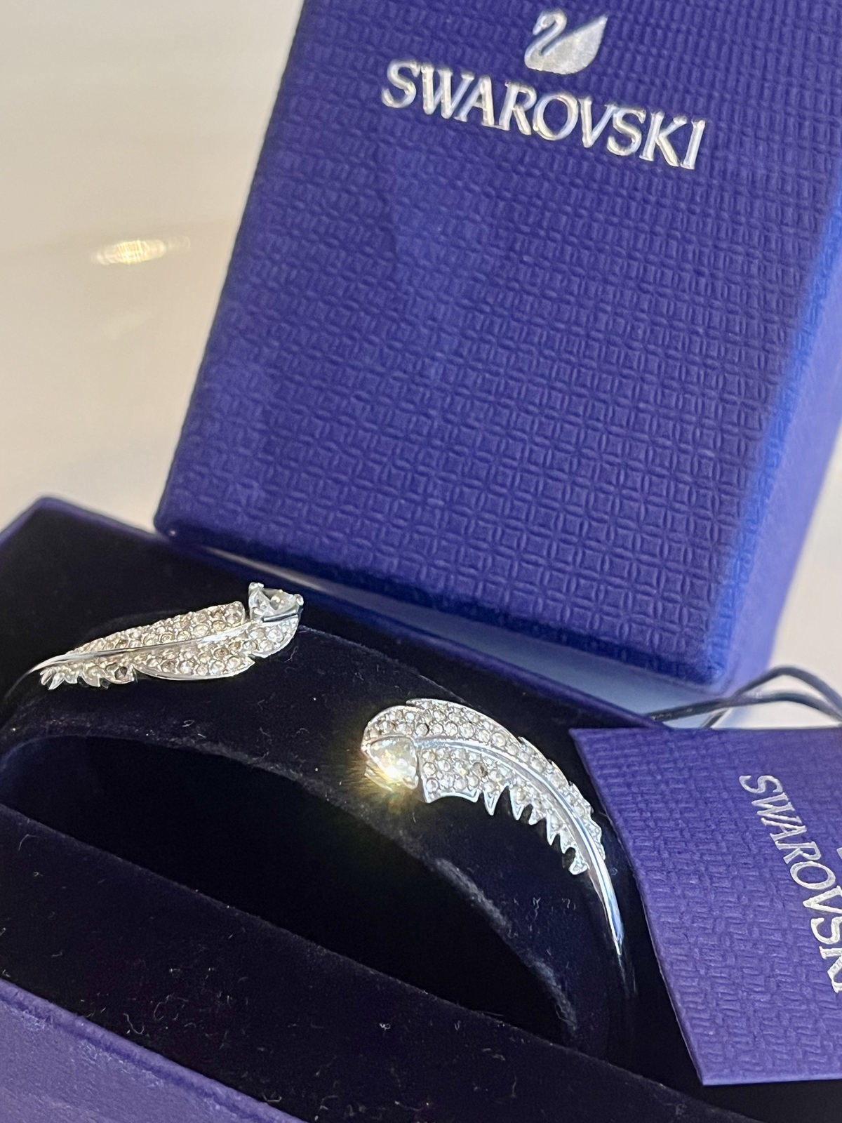 SILVER FEATHER HINGED BANGLE - SIZE MEDIUM-RRP $199