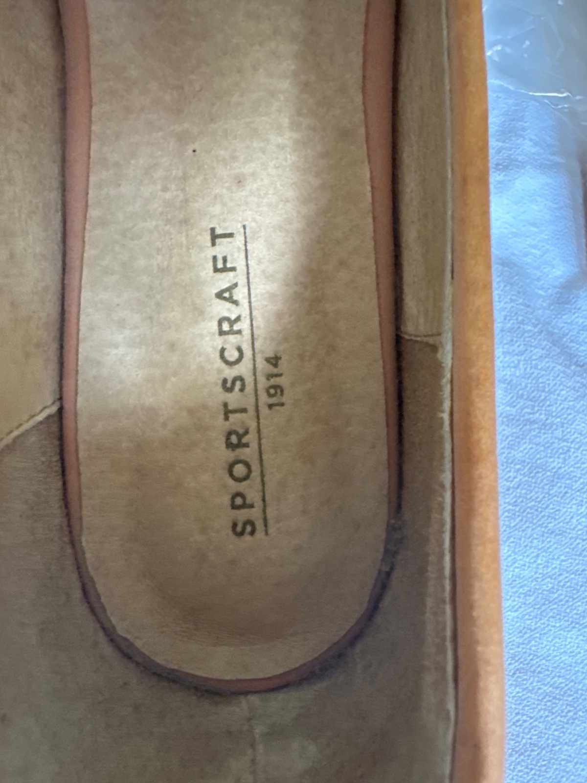 Woman lather loafers   with straw upper 