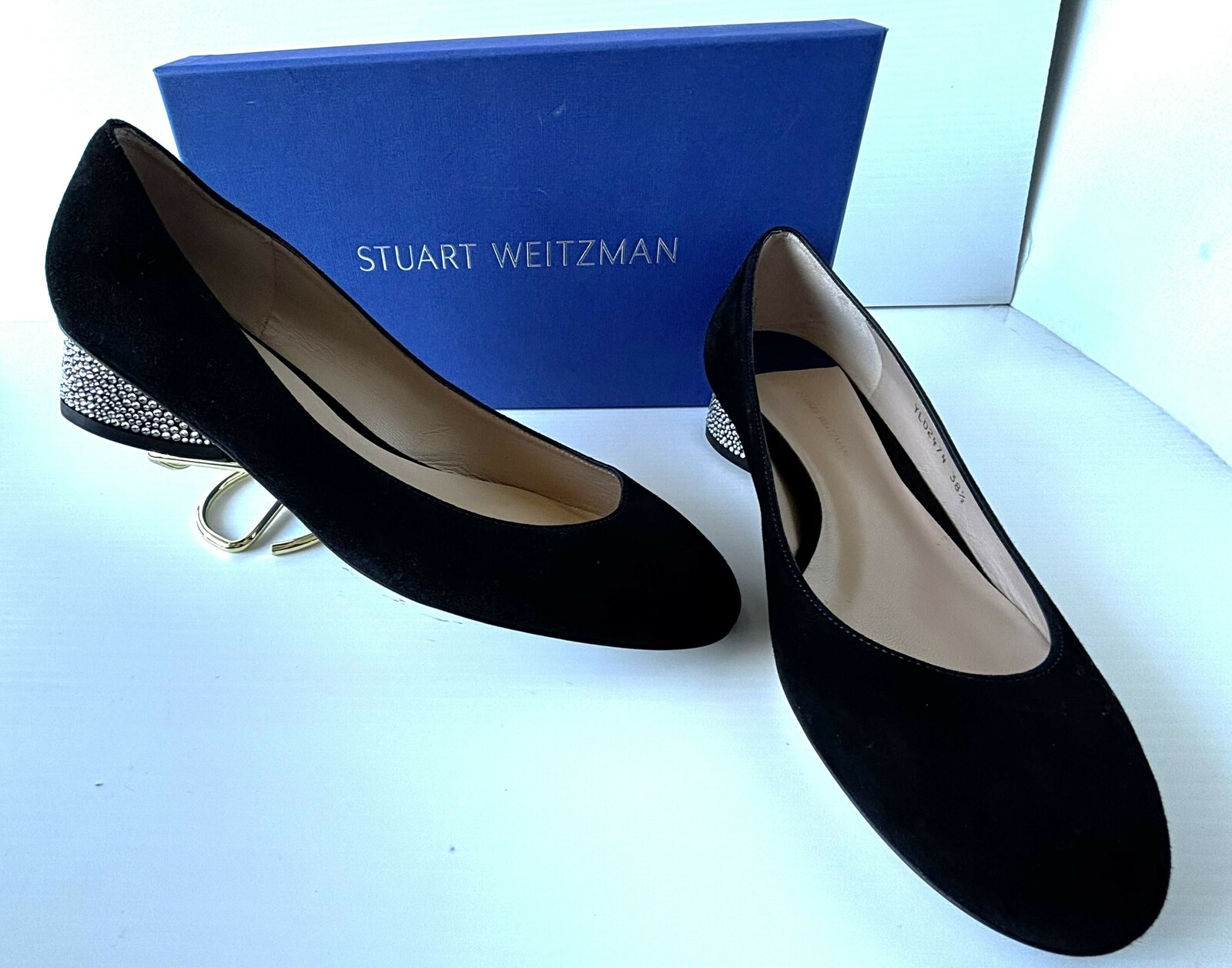 Suede Pumps Swarovski Crystal HeelSize 38.5 – Never Worn