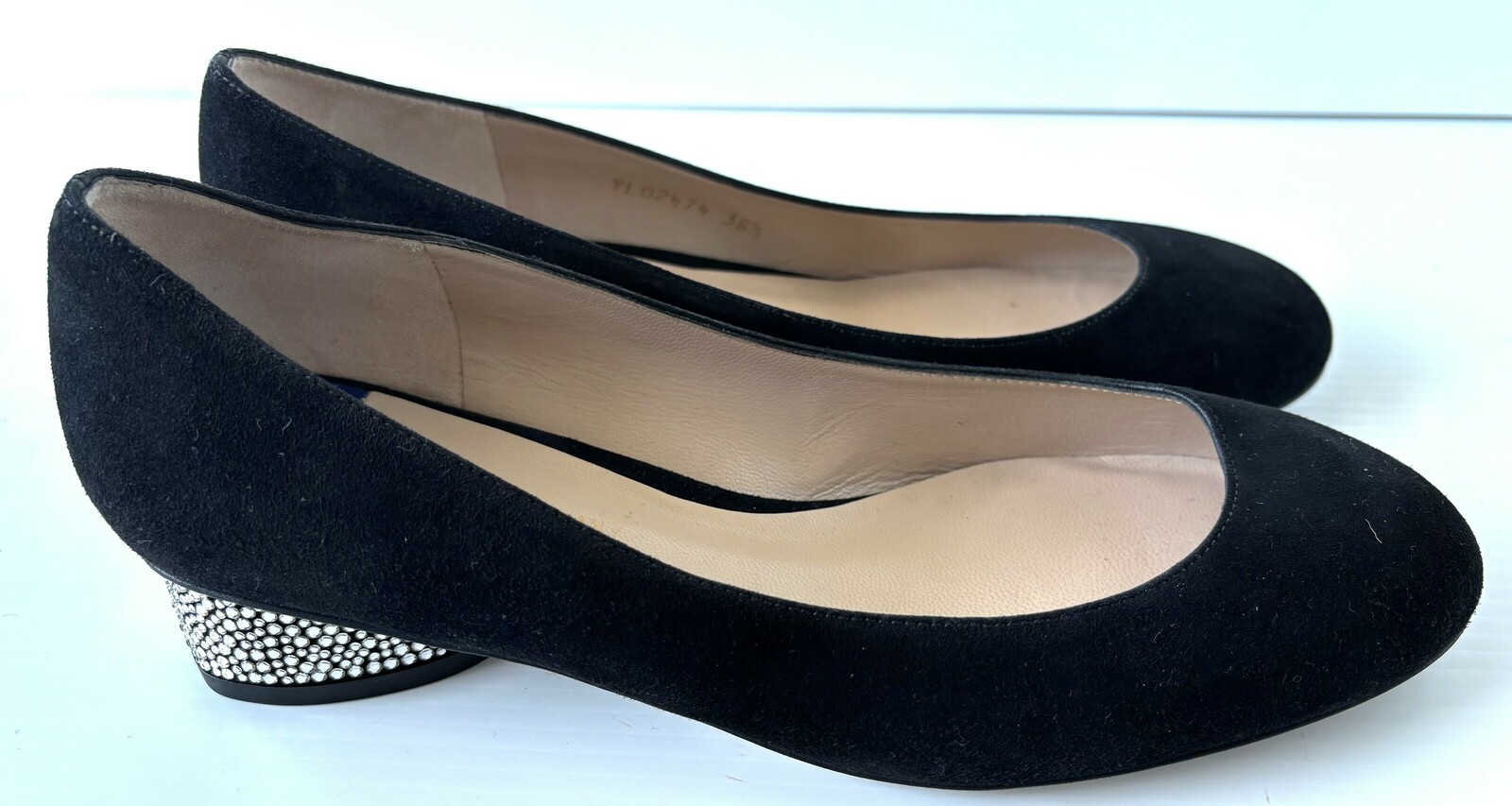 Suede Pumps Swarovski Crystal HeelSize 38.5 – Never Worn