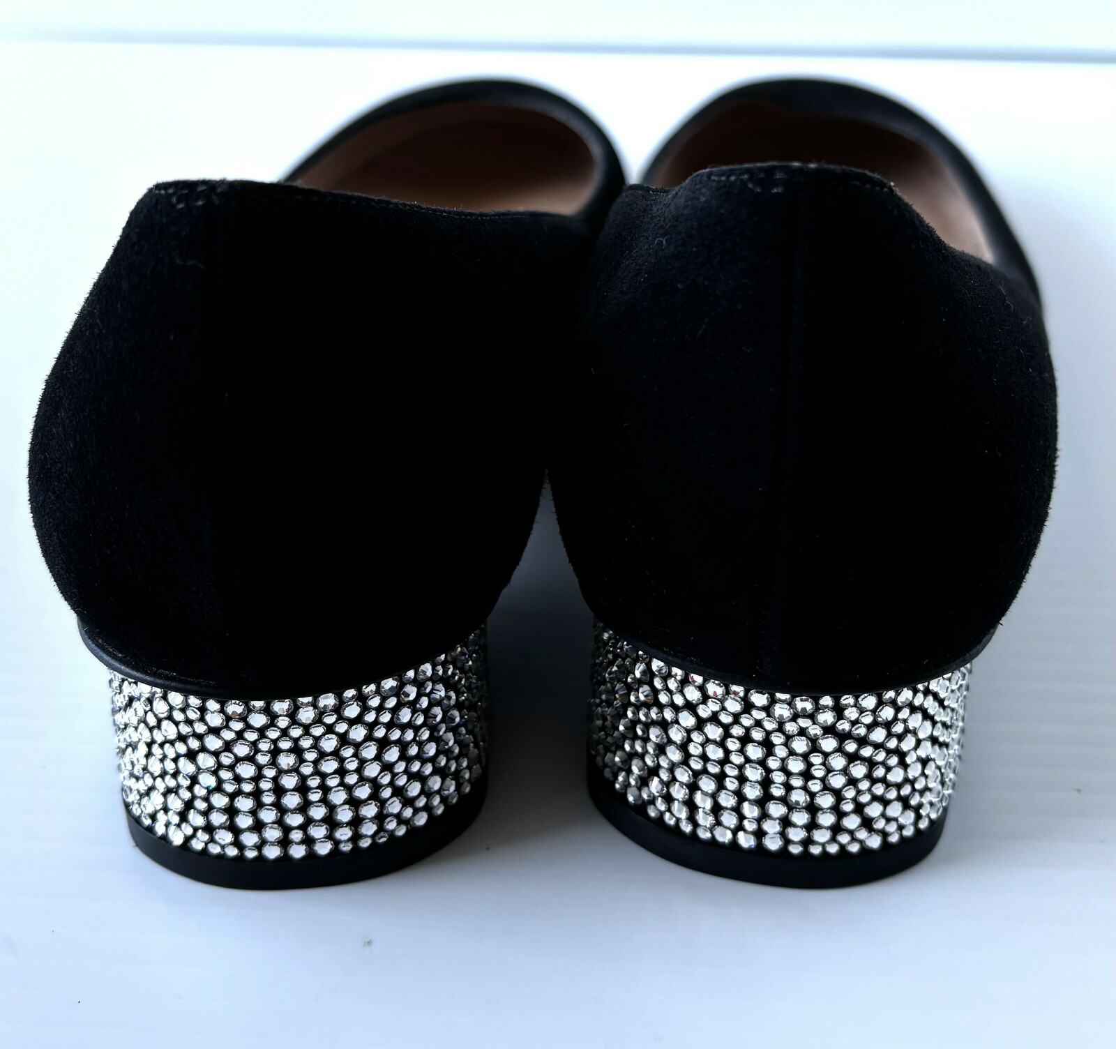 Suede Pumps Swarovski Crystal HeelSize 38.5 – Never Worn
