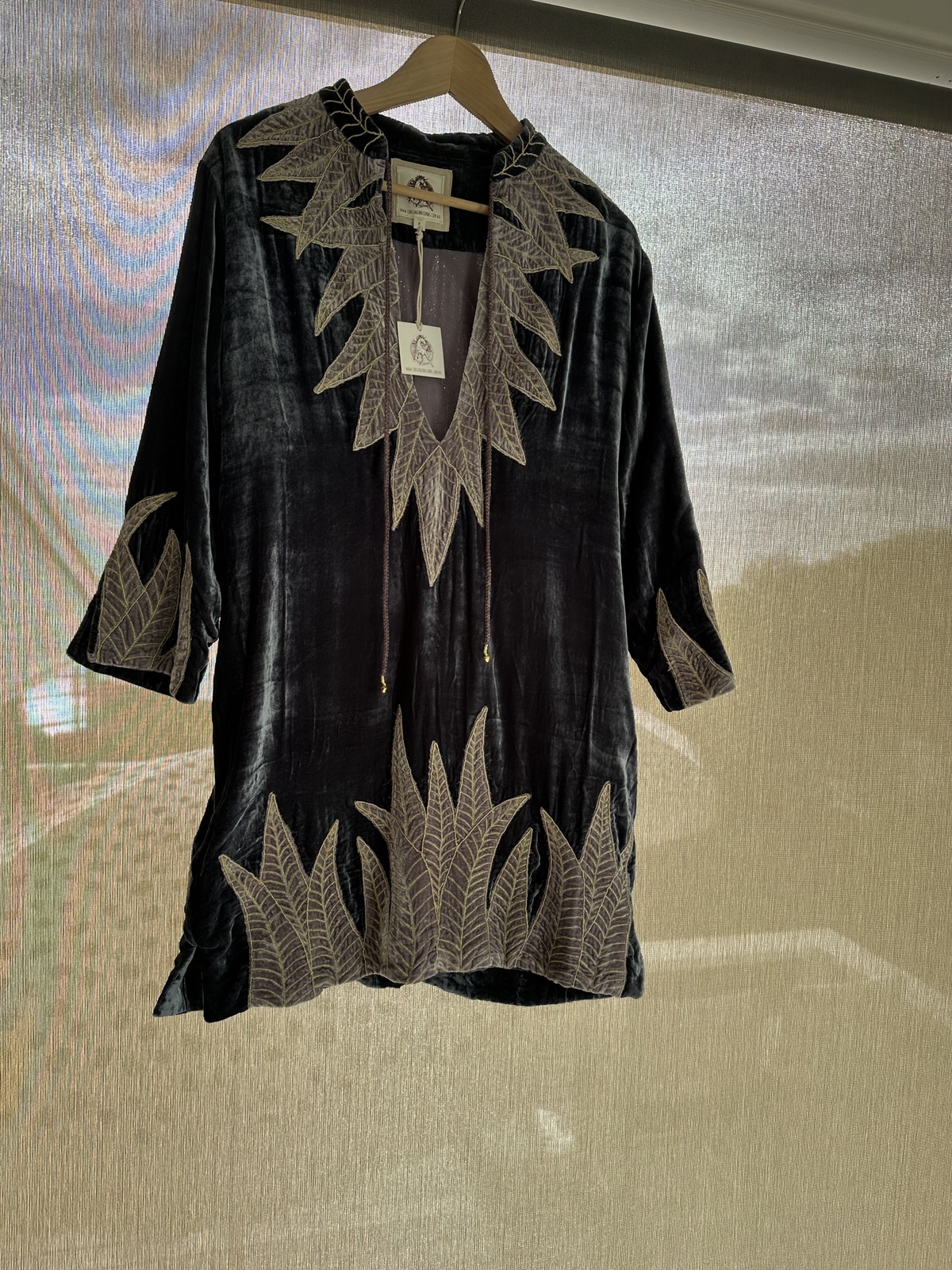 AQUARIUS VELVET TUNIC DRESS - EBONY