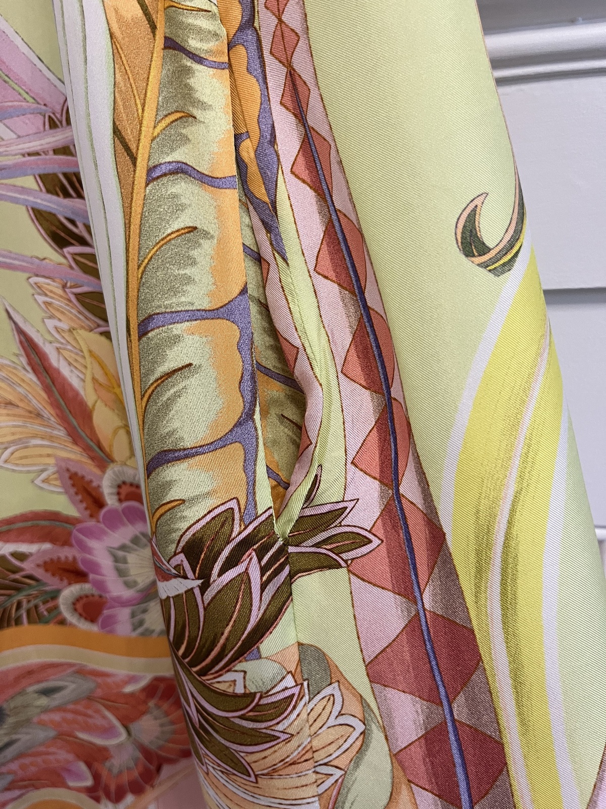 Cosmic Tuscan back tie 100% silk short dress size Medium 