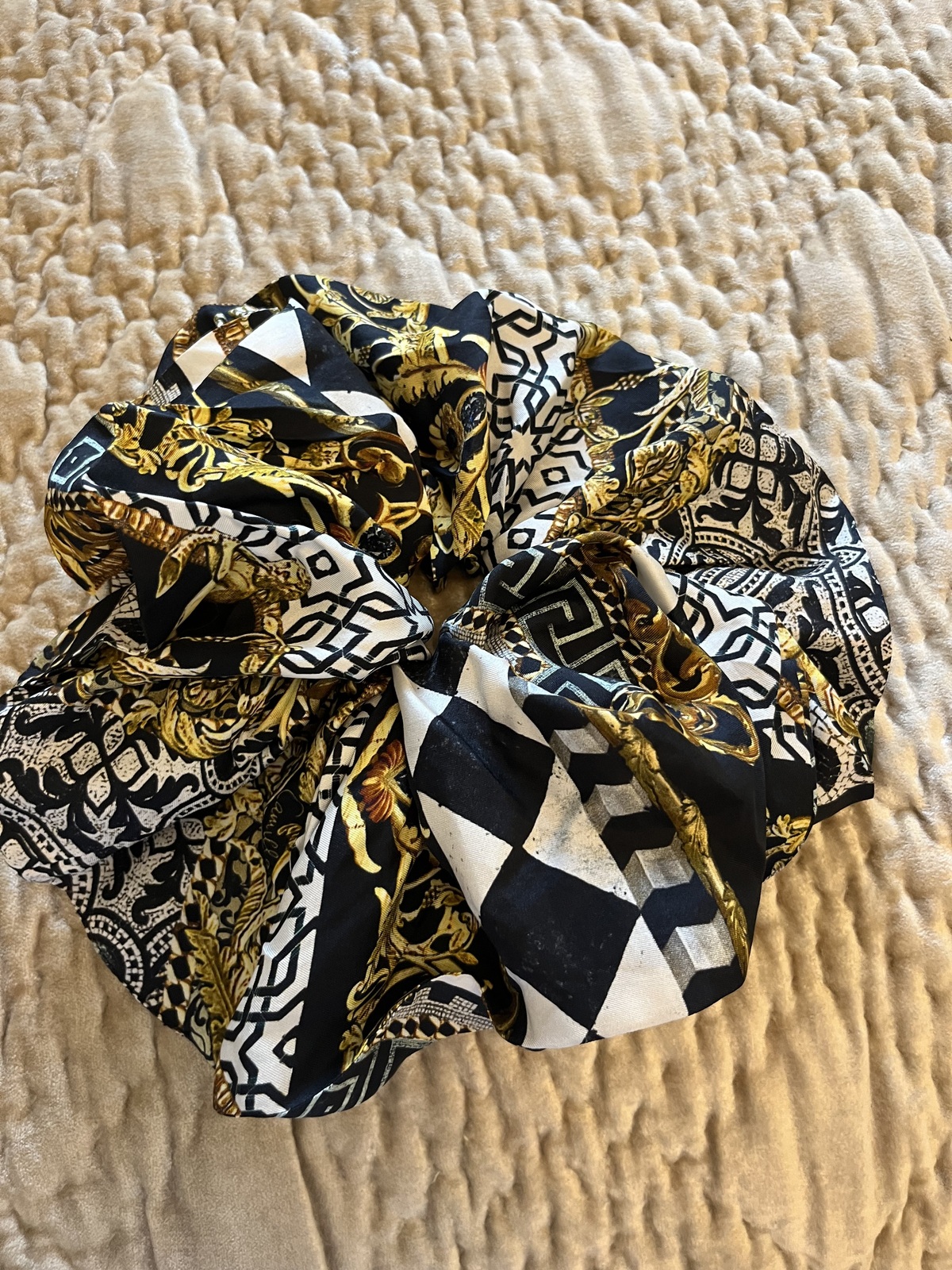 Look Up Tesoro oversized elasticised scrunchie