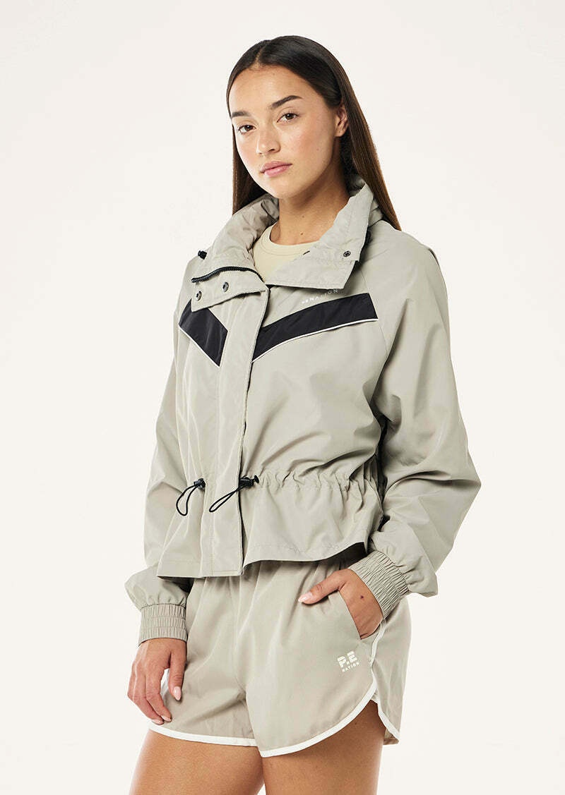 SHELTER JACKET IN BISCUIT