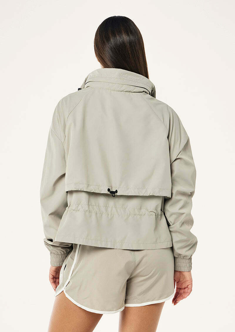 SHELTER JACKET IN BISCUIT