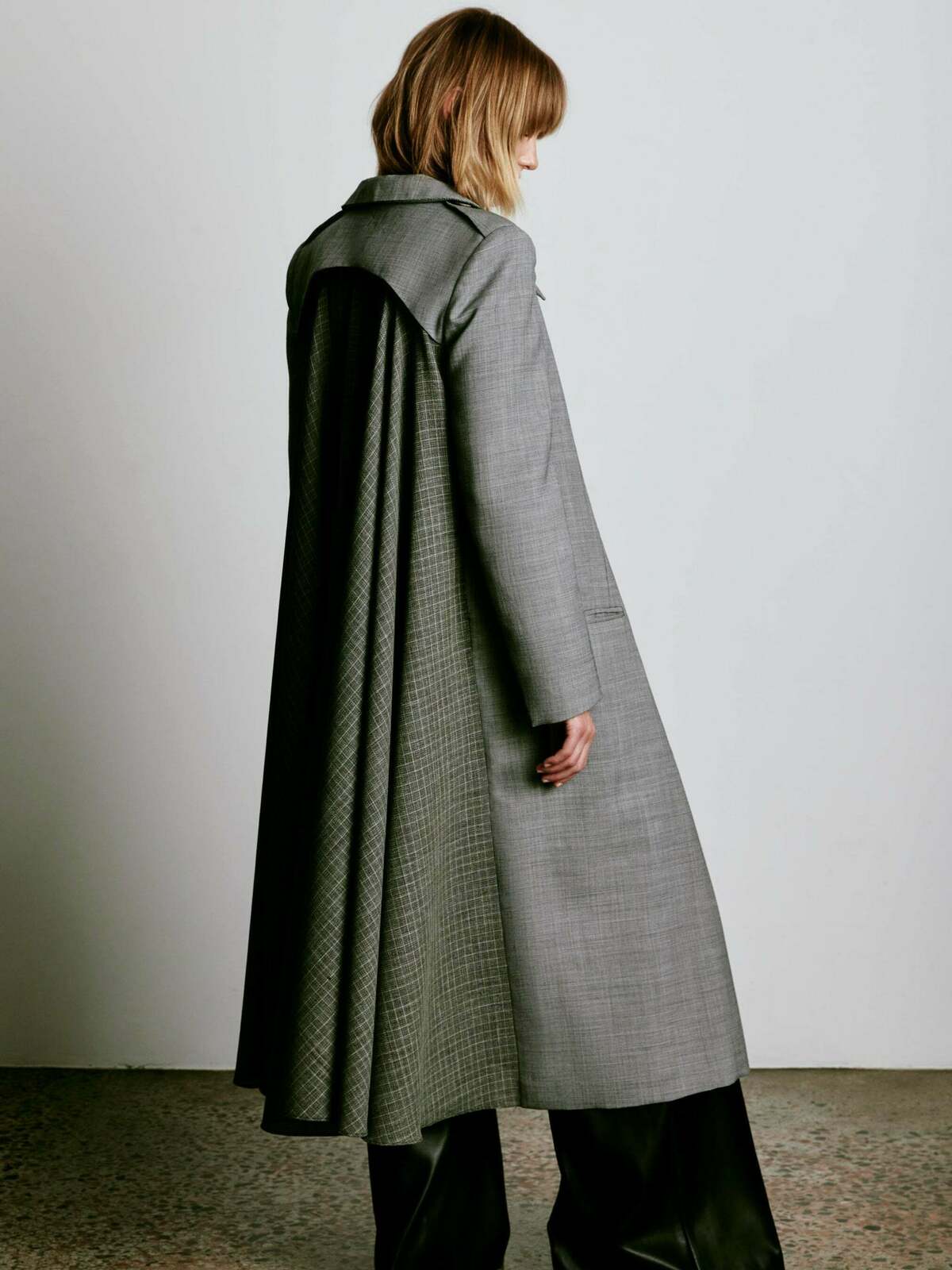 GREY PEPPERED WOOL SAVOY COAT