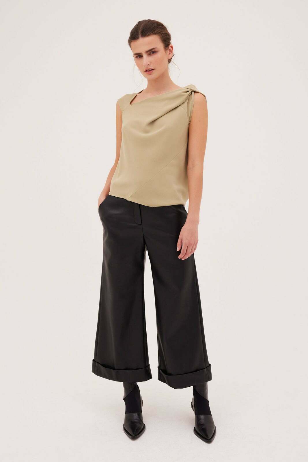 AVOCADO CREPE SNAPSHOT TOP