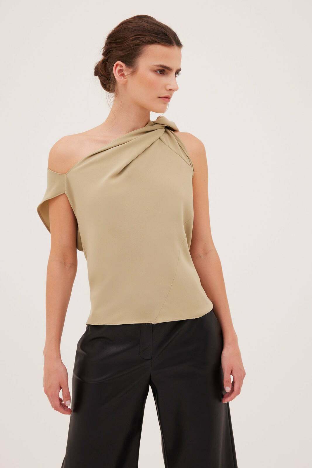 AVOCADO CREPE SNAPSHOT TOP