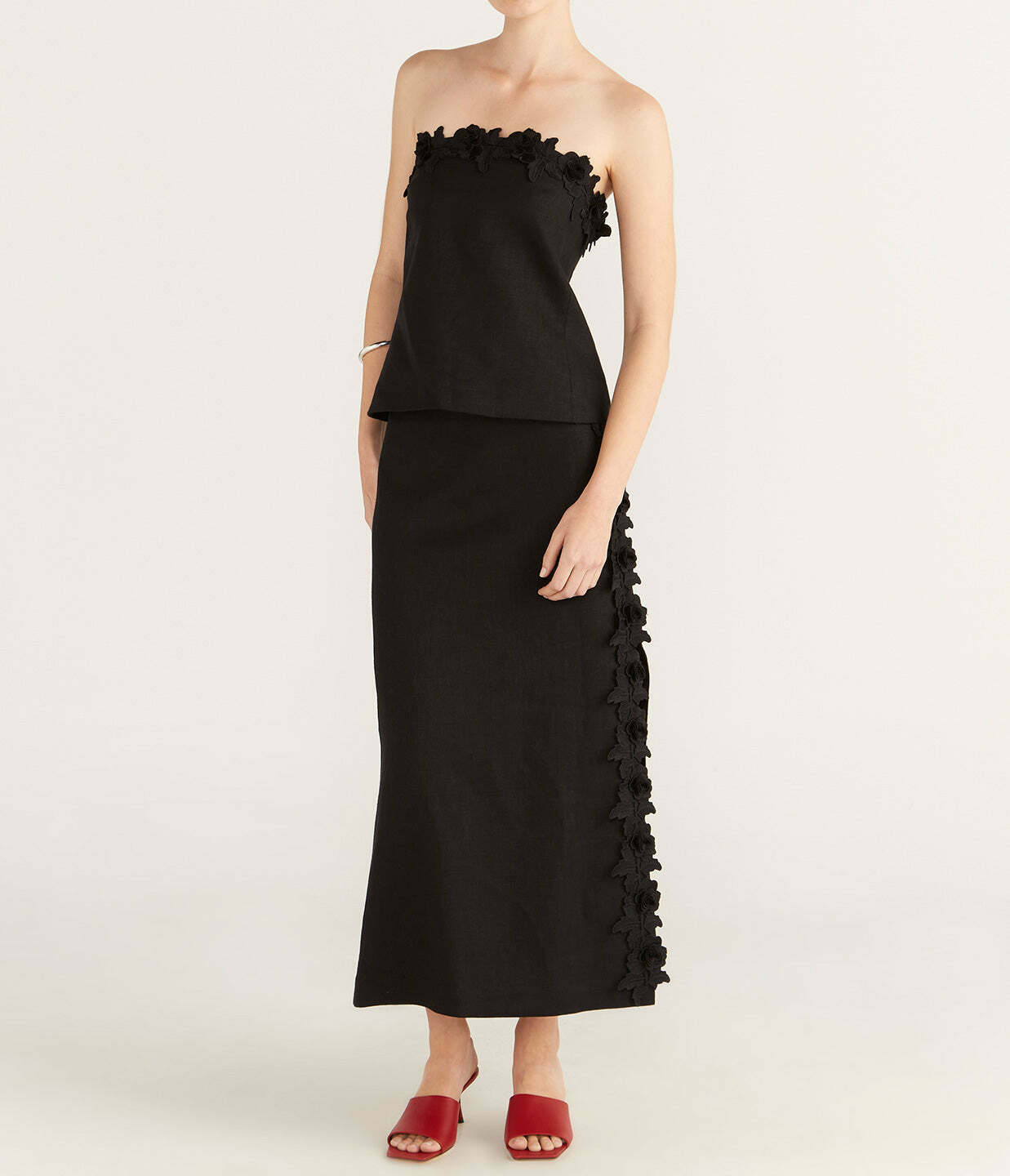 Rosebud Lace Skirt in Black