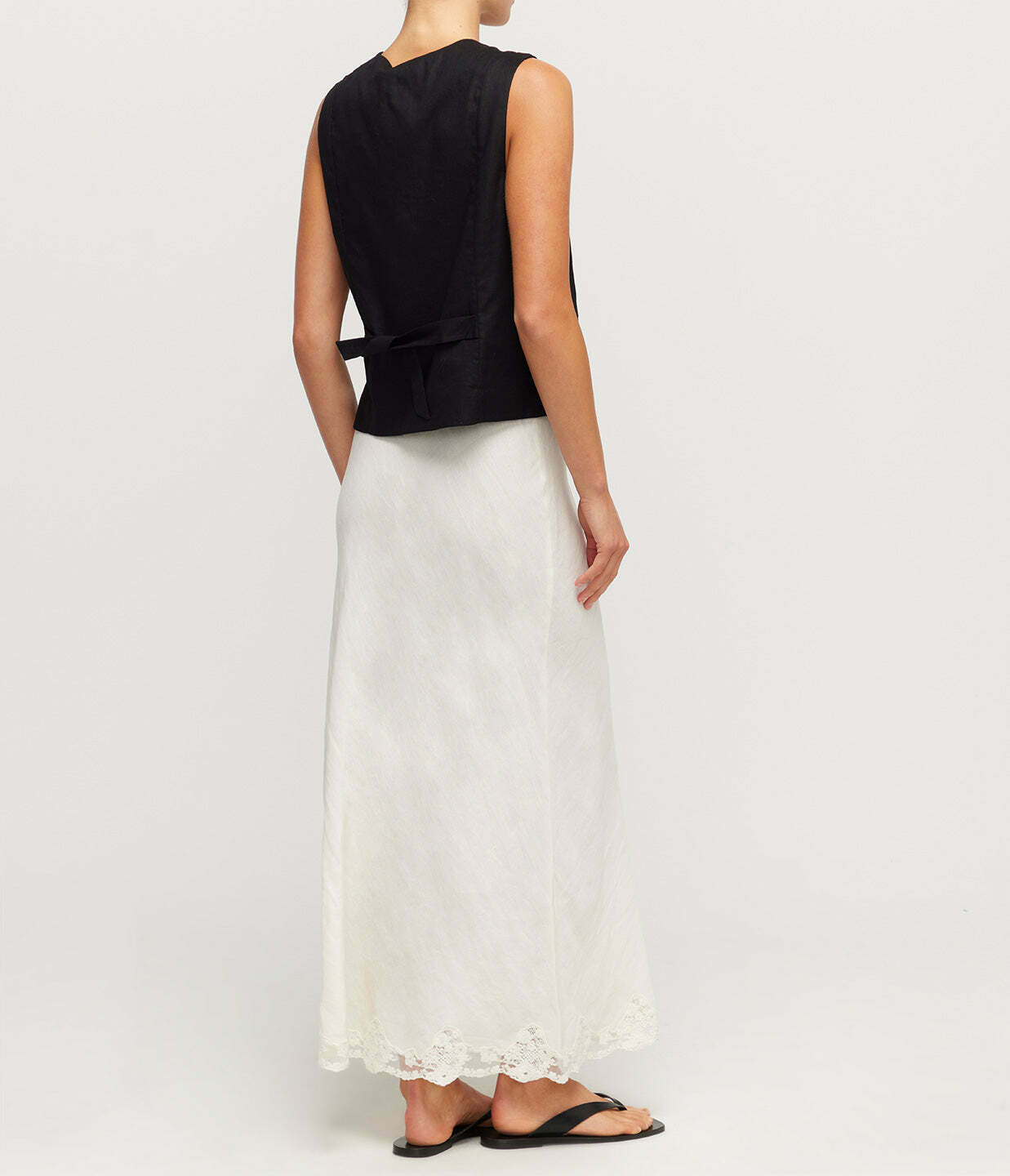 Norah Vest in Black
