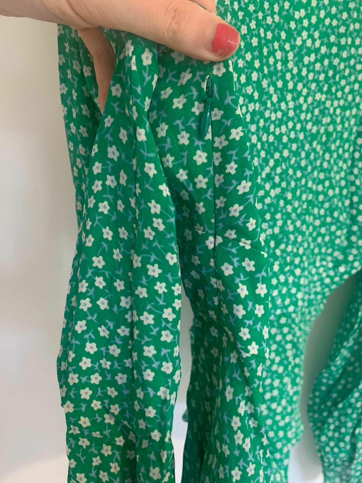 Kikki Retro Micro Floral Top in Green Viscose