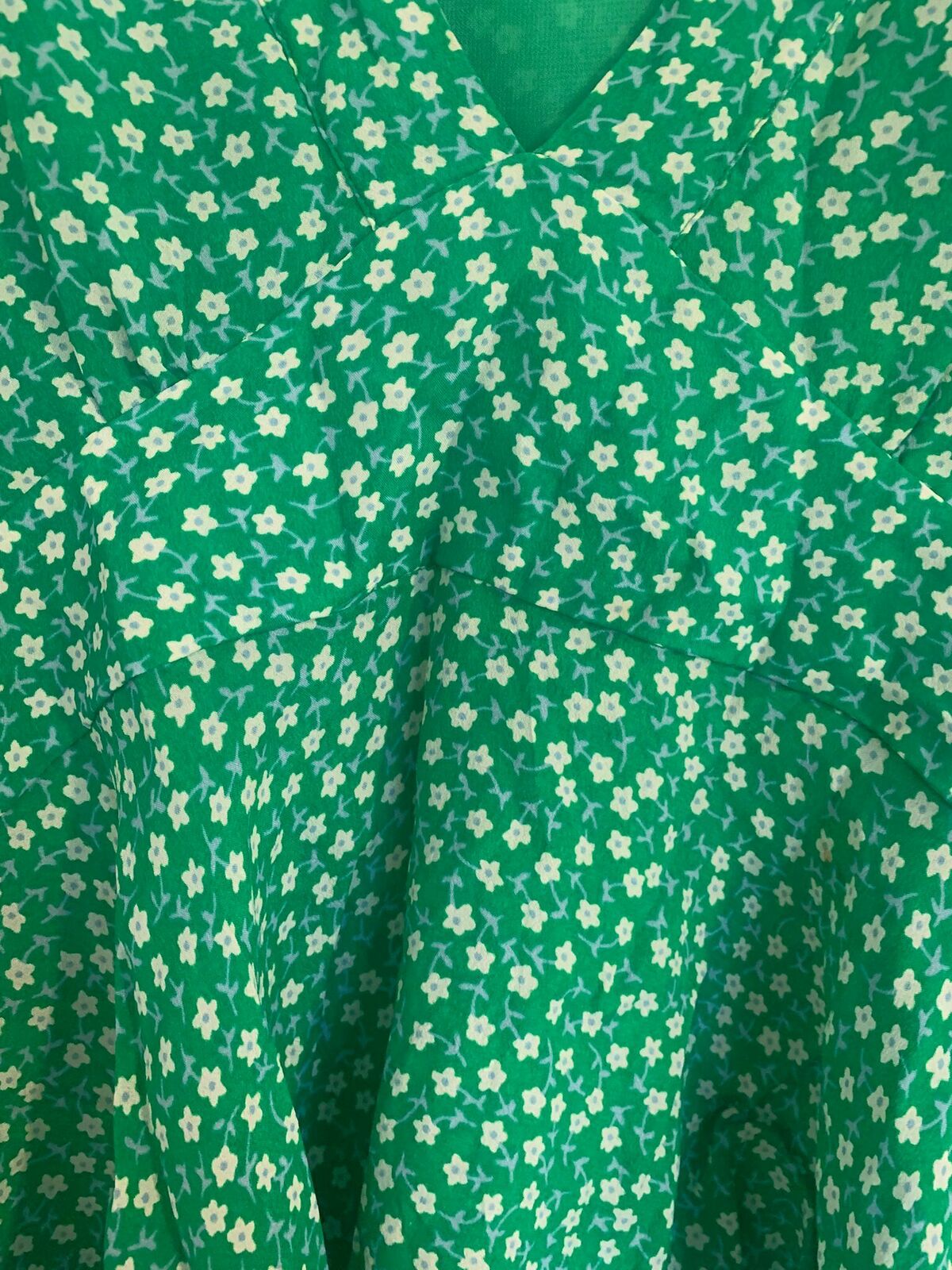Kikki Retro Micro Floral Top in Green Viscose