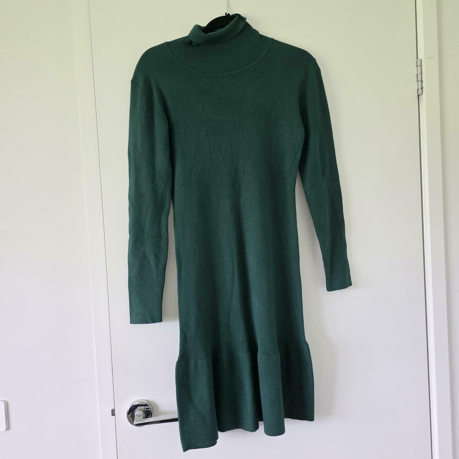 SCARLETTE TURTLE NECK KNITTED DRESS Green size 10