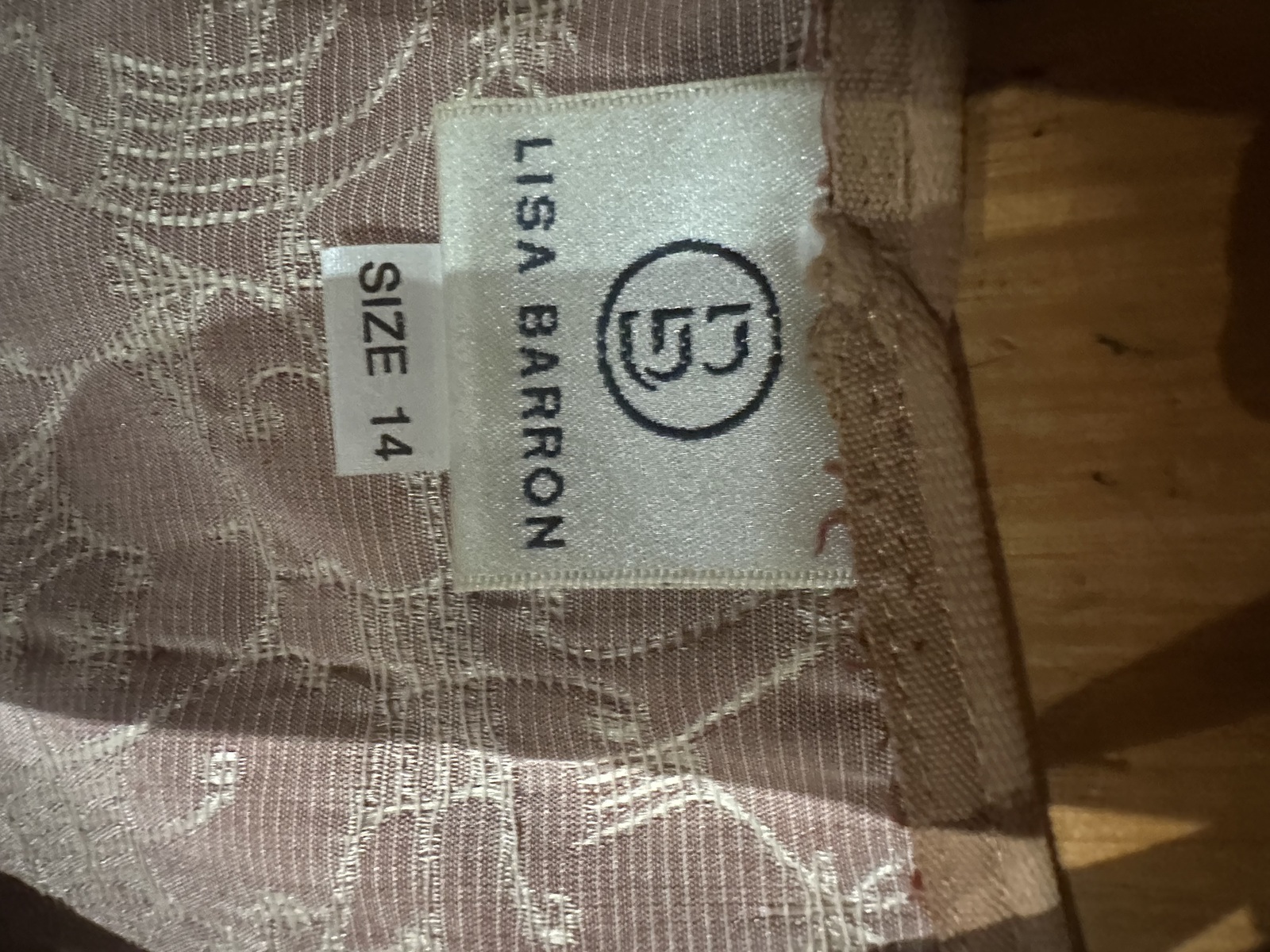 Fun dress size 14, as new condition.