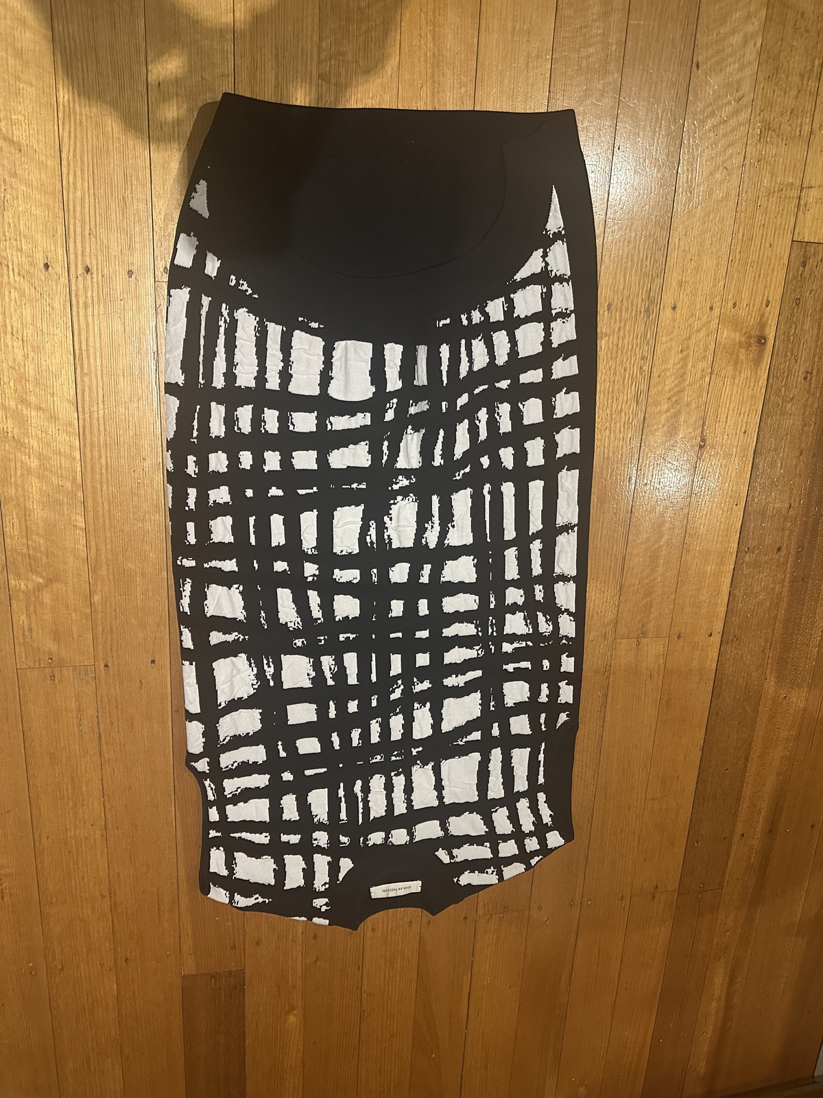 dress black and white, crepe. 12.