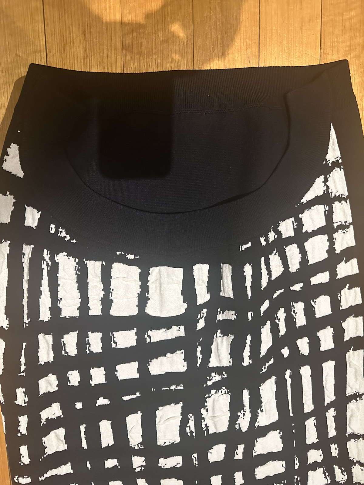 dress black and white, crepe. 12.