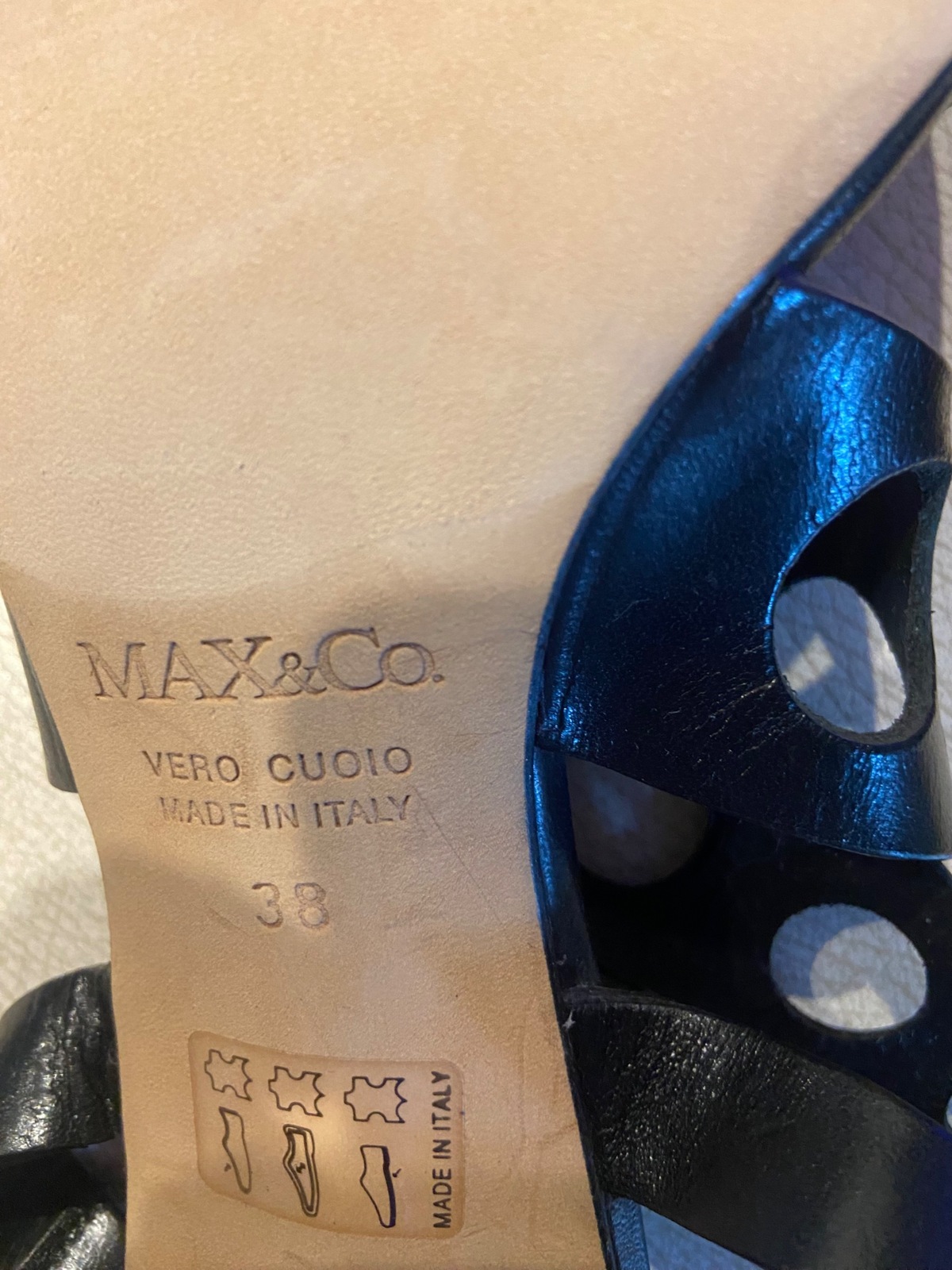 Black Sandals- Size EU 38