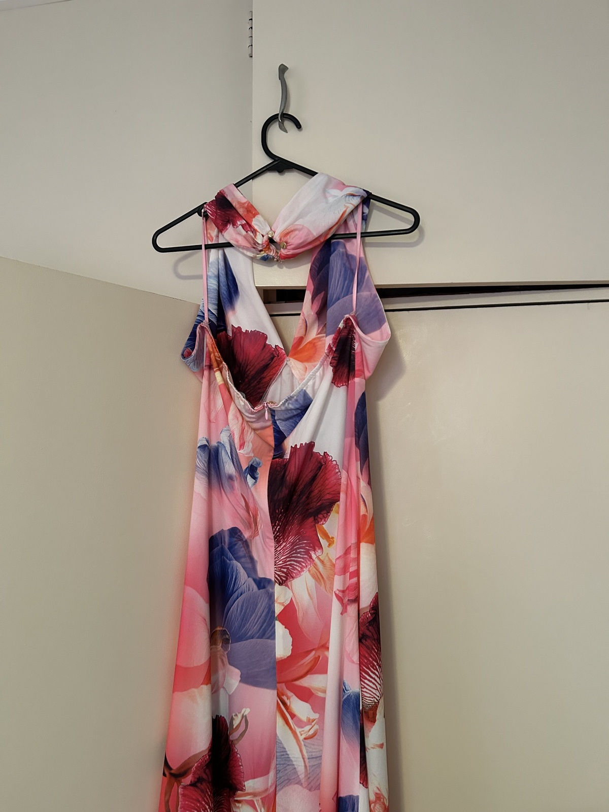 Abstract Floral Printed Jersey Crepe Twist Neckline Maxi Dress