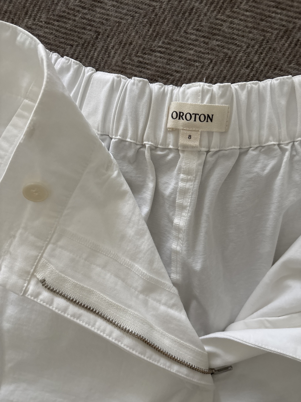 Arlo Carpenter Chino Antique White