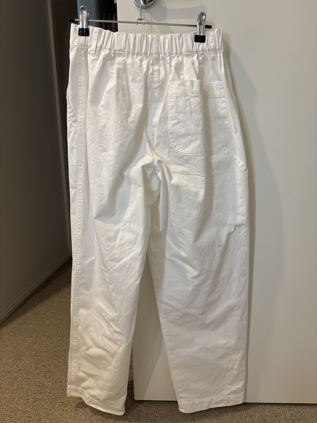 Arlo Carpenter Chino Antique White