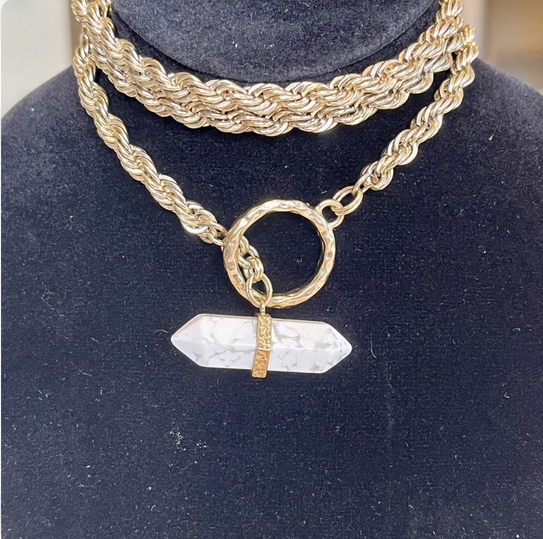 PRISIM LARIAT NECKLACE IN GOLD WITH HOWLITE 