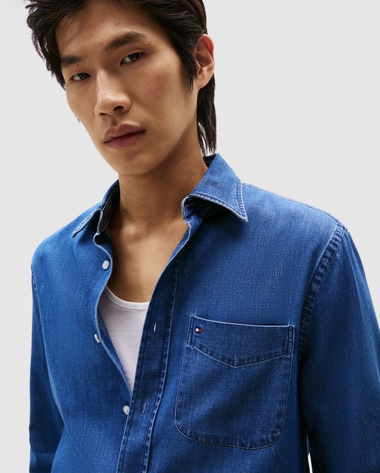 Regular fit lightweight denim
