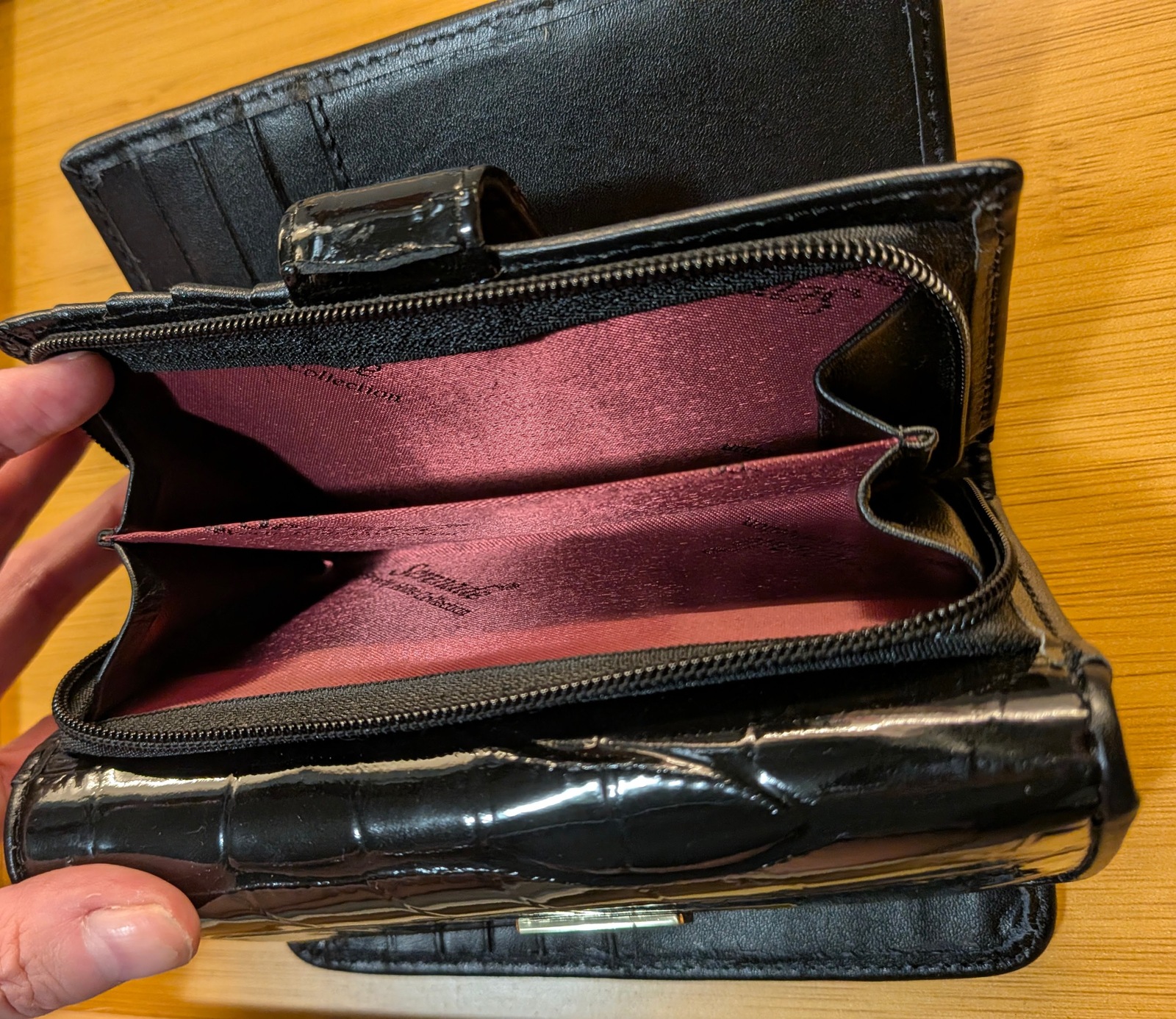 Beverly Hills Collection Black Patent Croc-Embossed Wallet/Purse