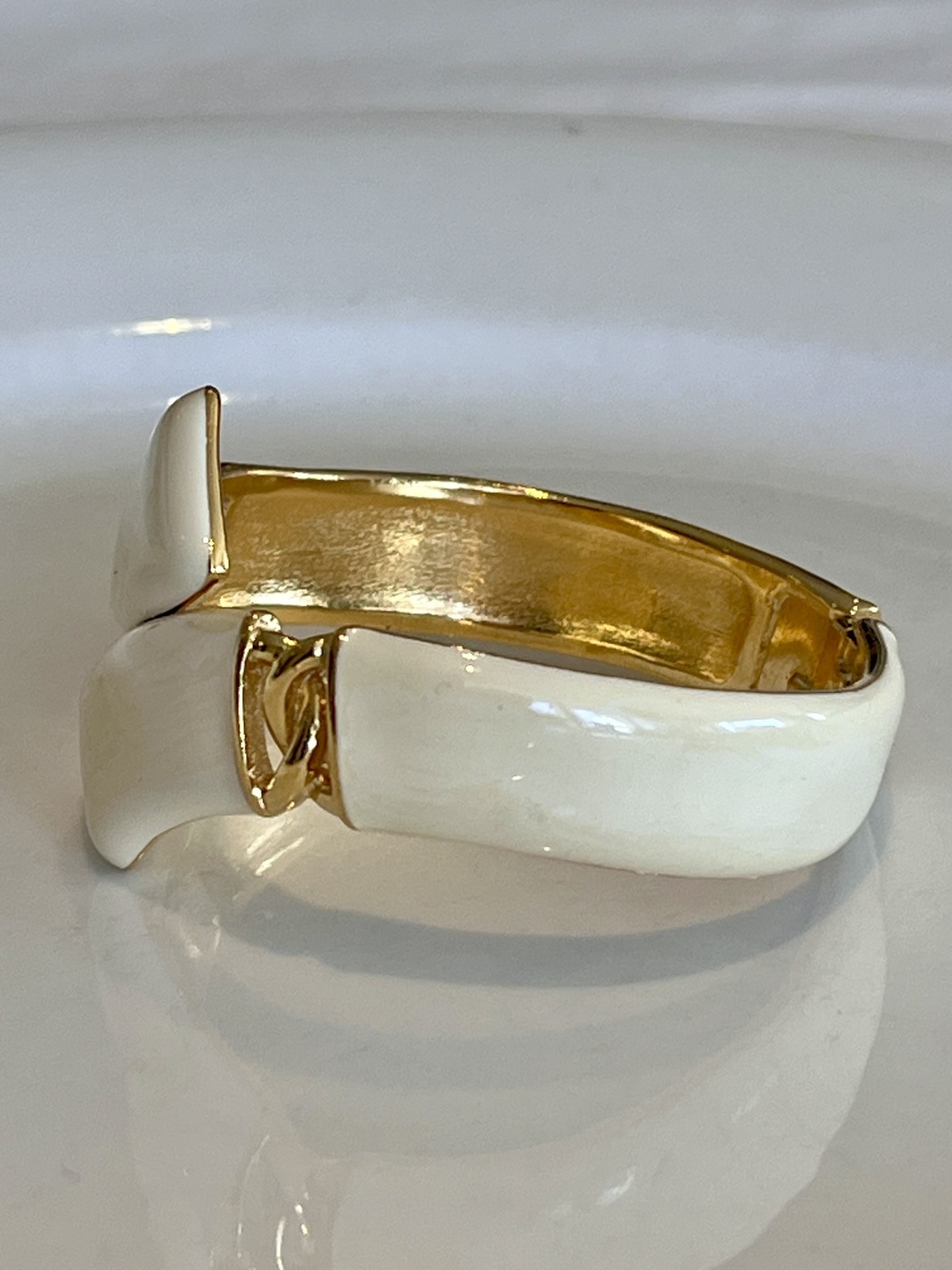  VINTAGE CROWN TRIFARI 1960 HINGED CLAMPER CUFF BRACELET