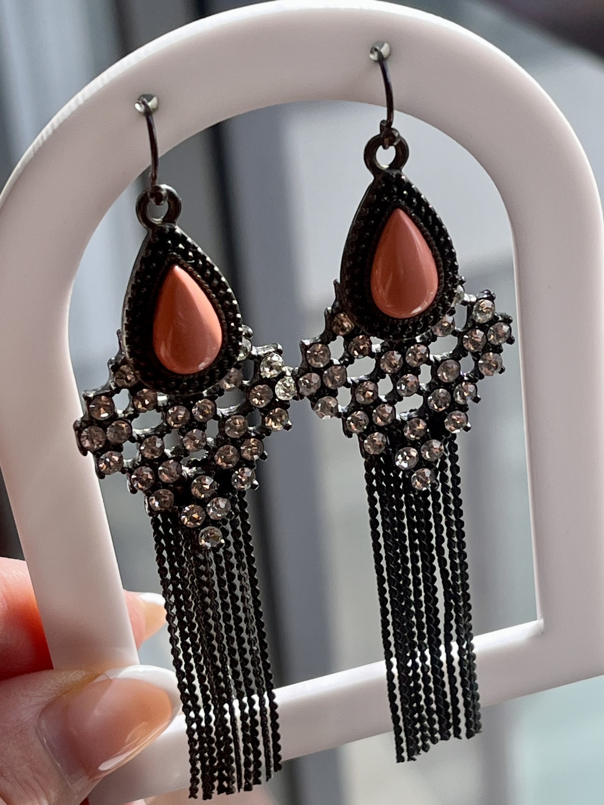 CRYSTAL TASSEL EARRINGS IN GUNMETAL WITH PEACH AGATE - INNC