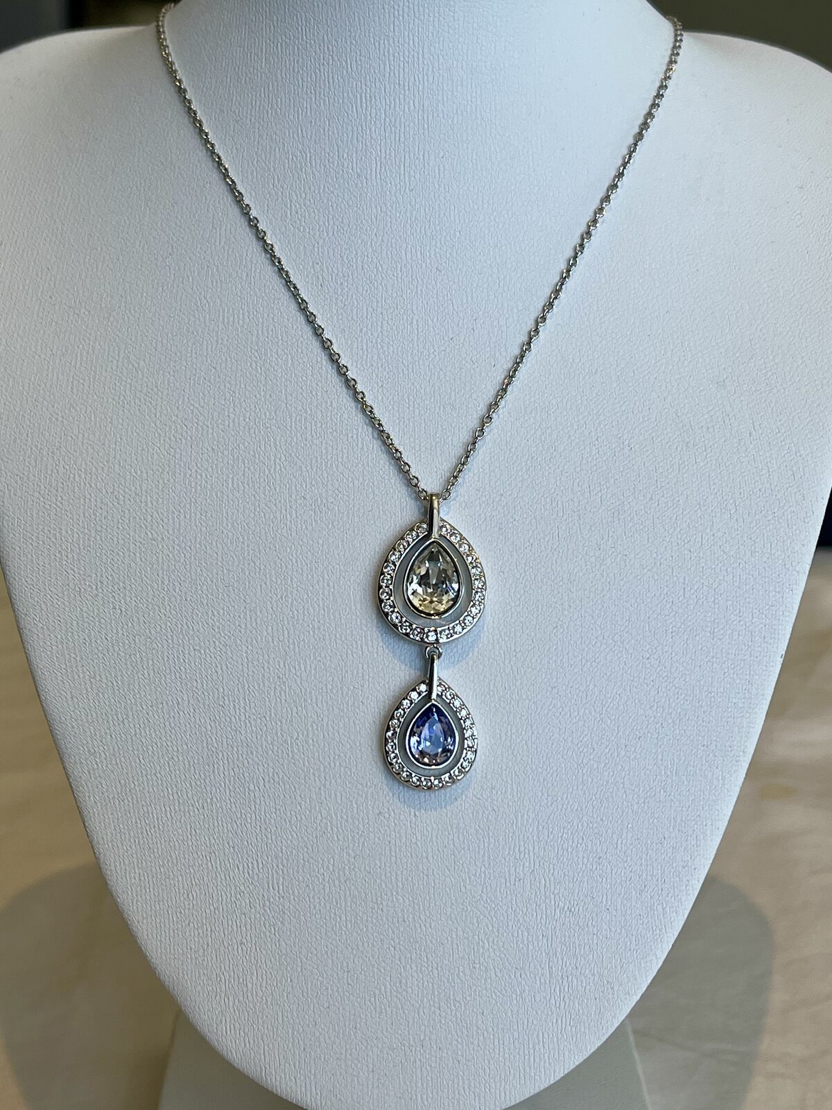 RETIRED MILA PROVENCE LAVENDER PENDANT NECKLACE - INNC