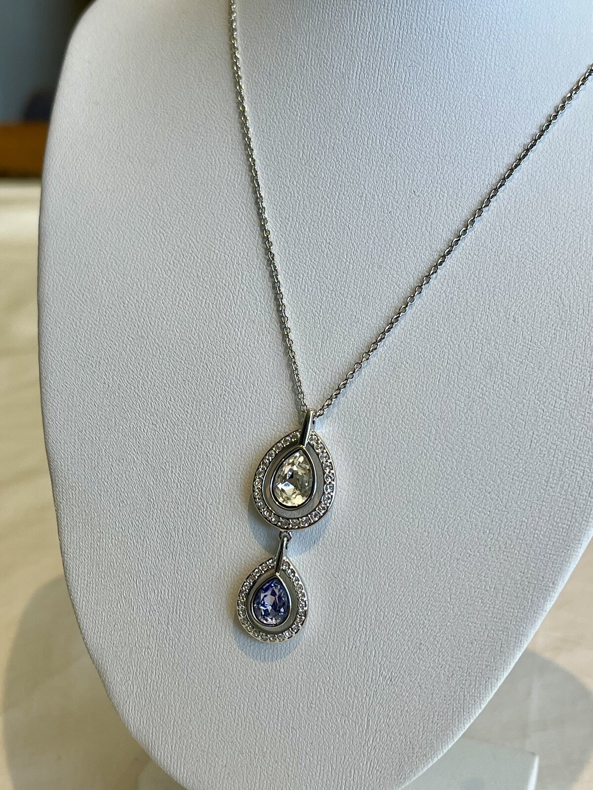RETIRED MILA PROVENCE LAVENDER PENDANT NECKLACE - INNC