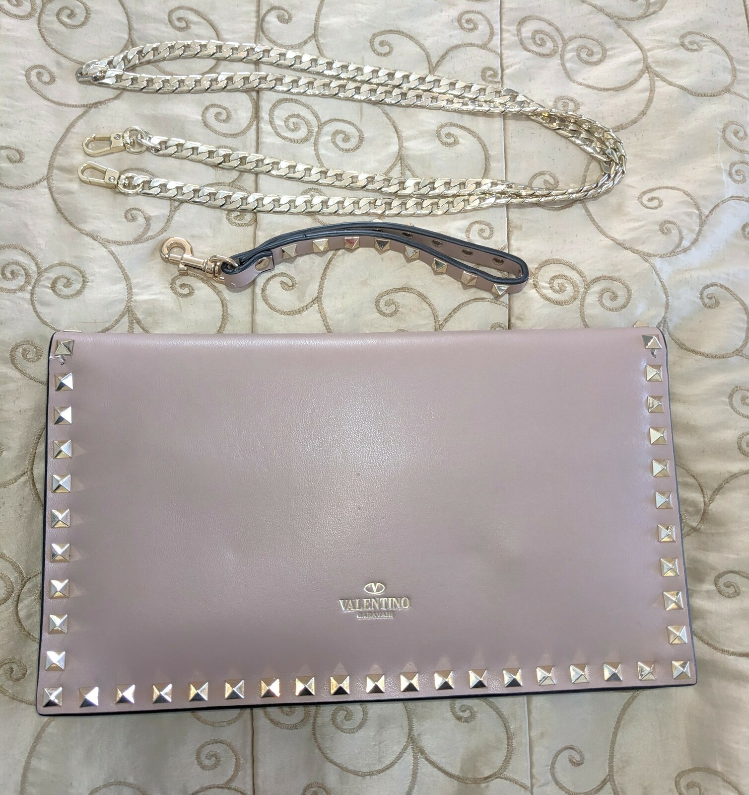 Garavani Rockstud Clutch