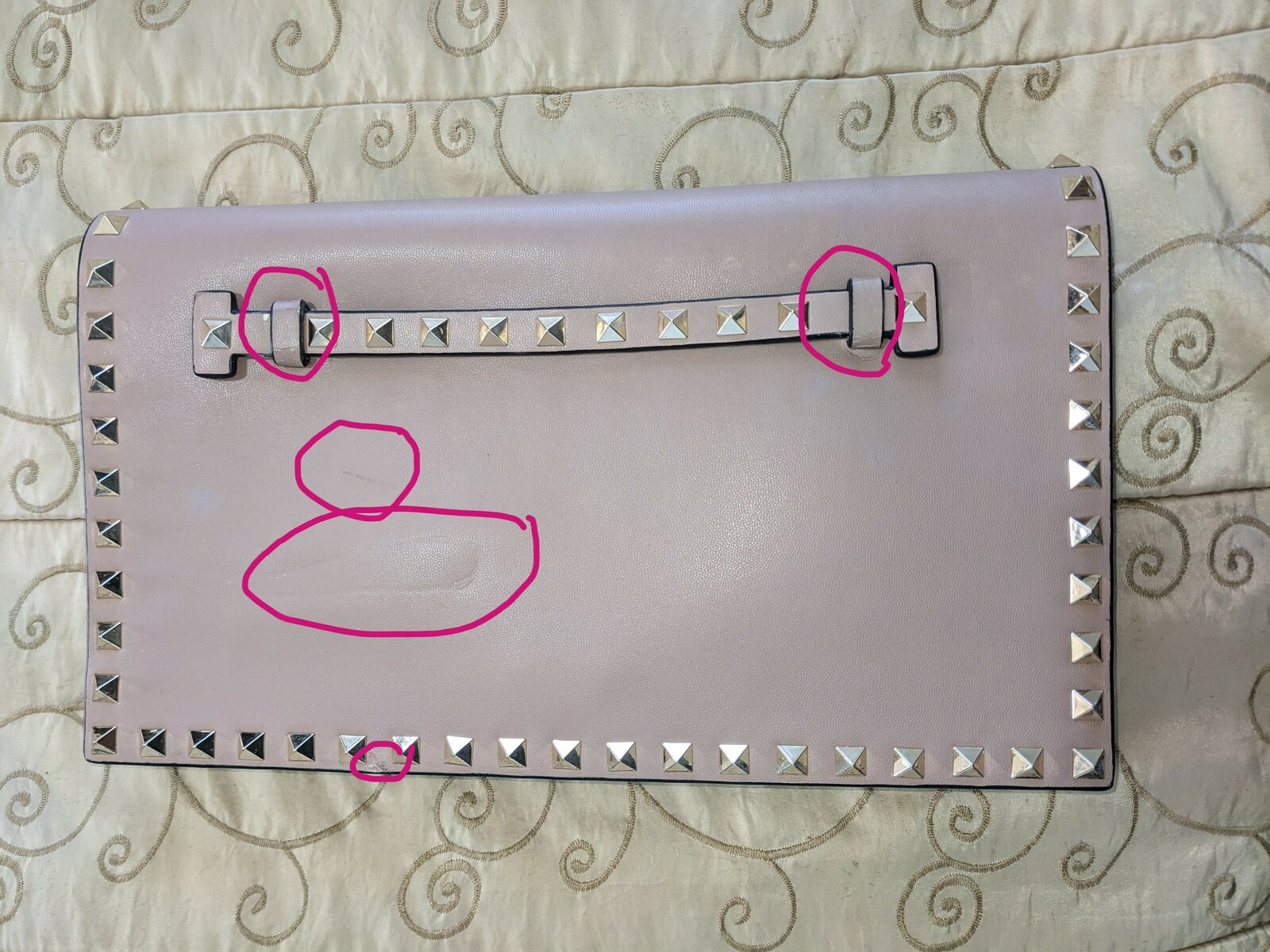 Garavani Rockstud Clutch