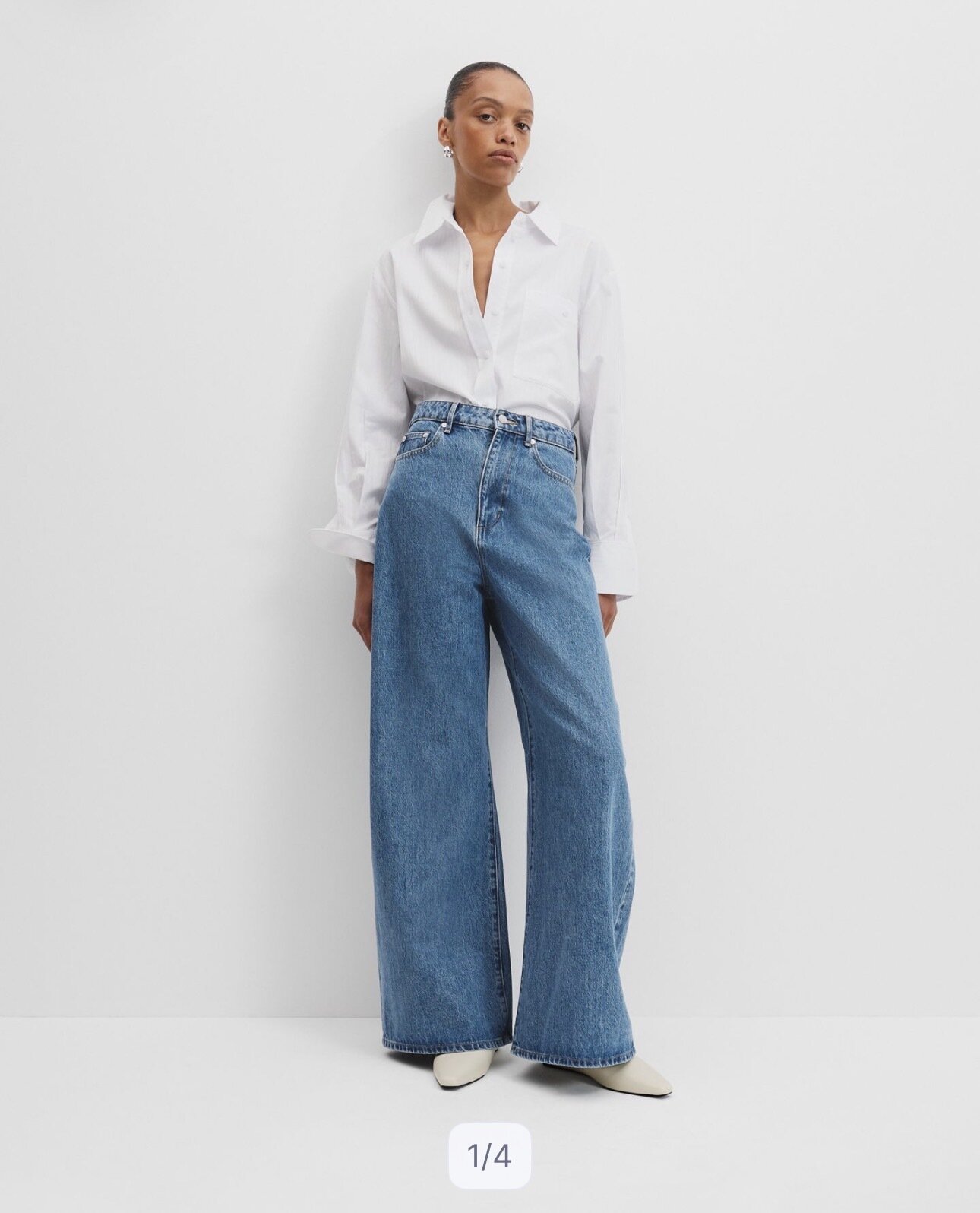 Curved wide leg Jean 