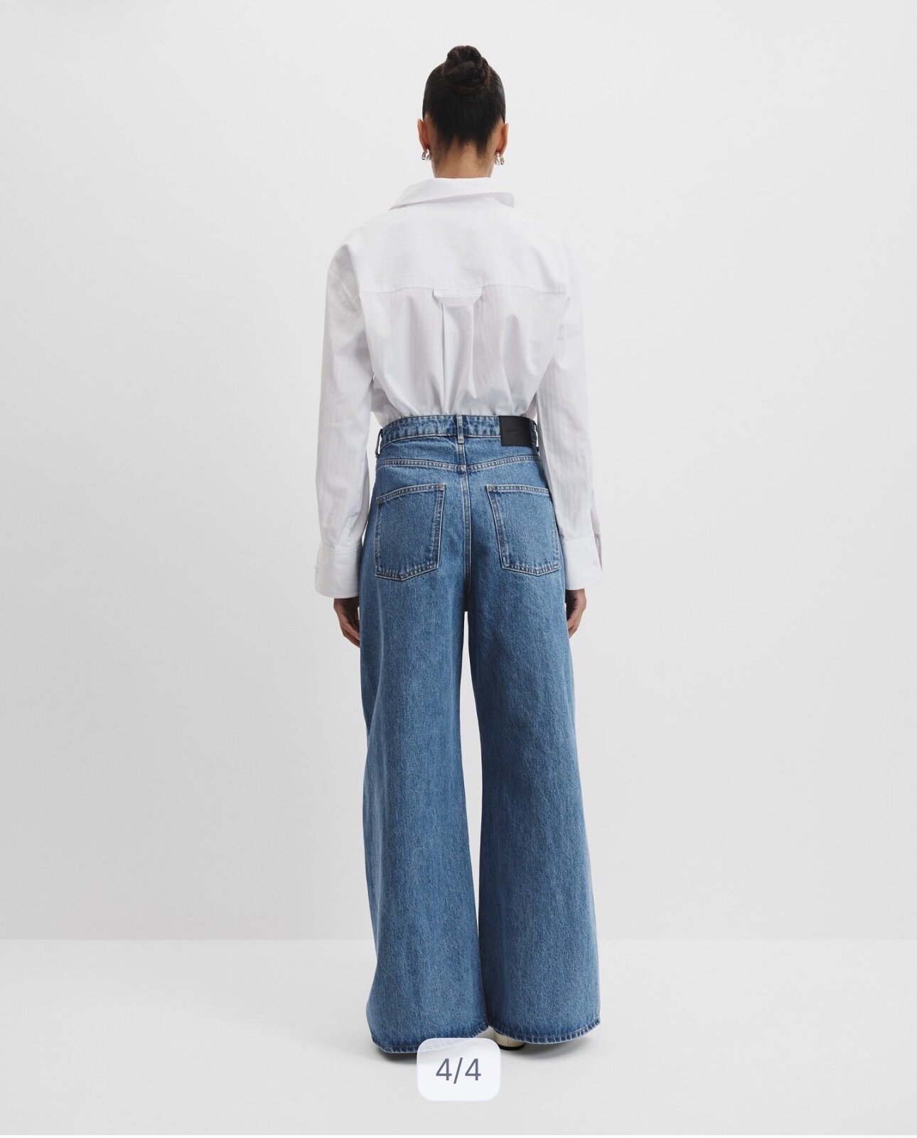 Curved wide leg Jean 