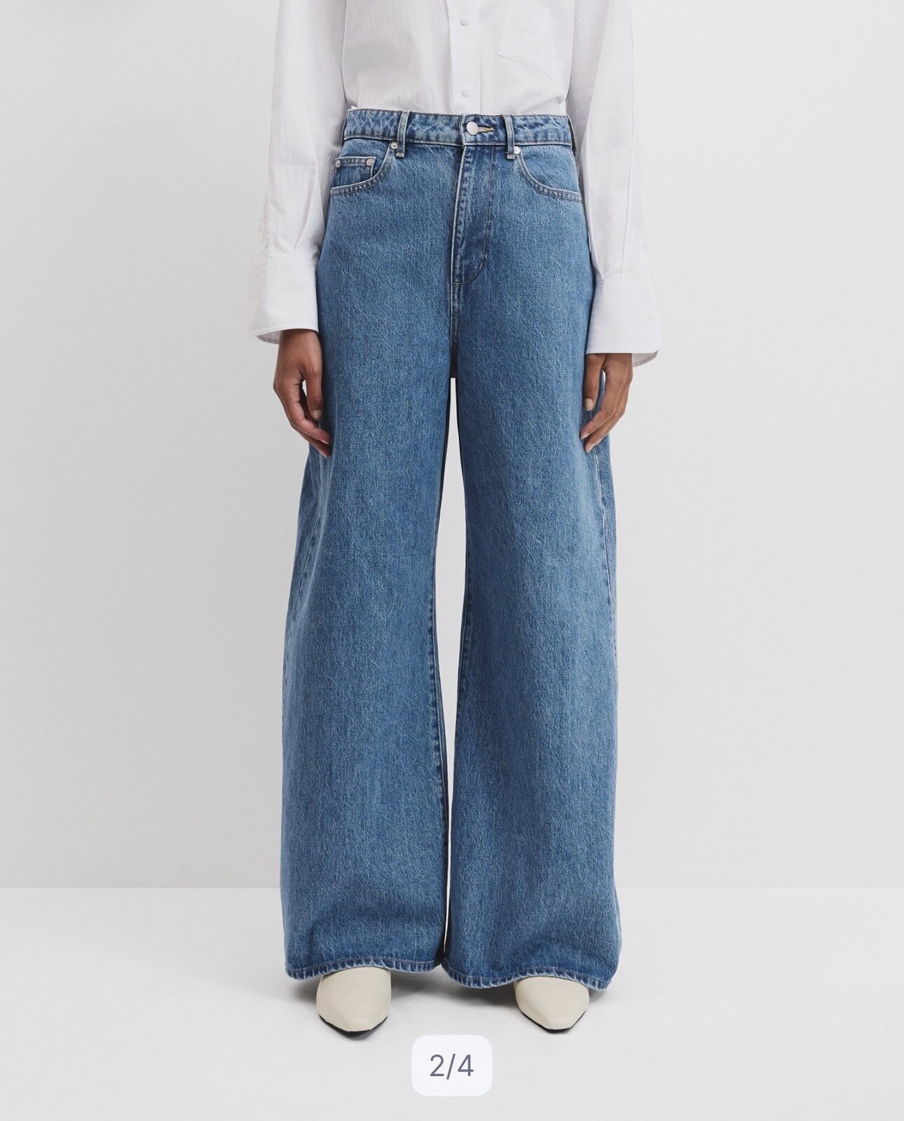 Curved wide leg Jean 