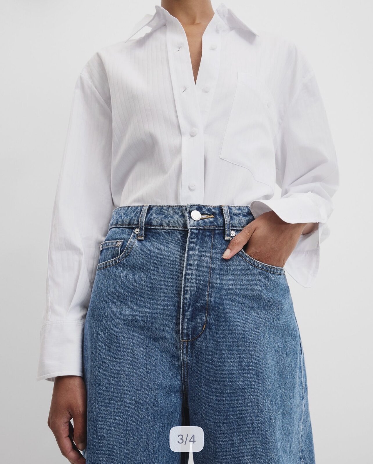 Curved wide leg Jean 