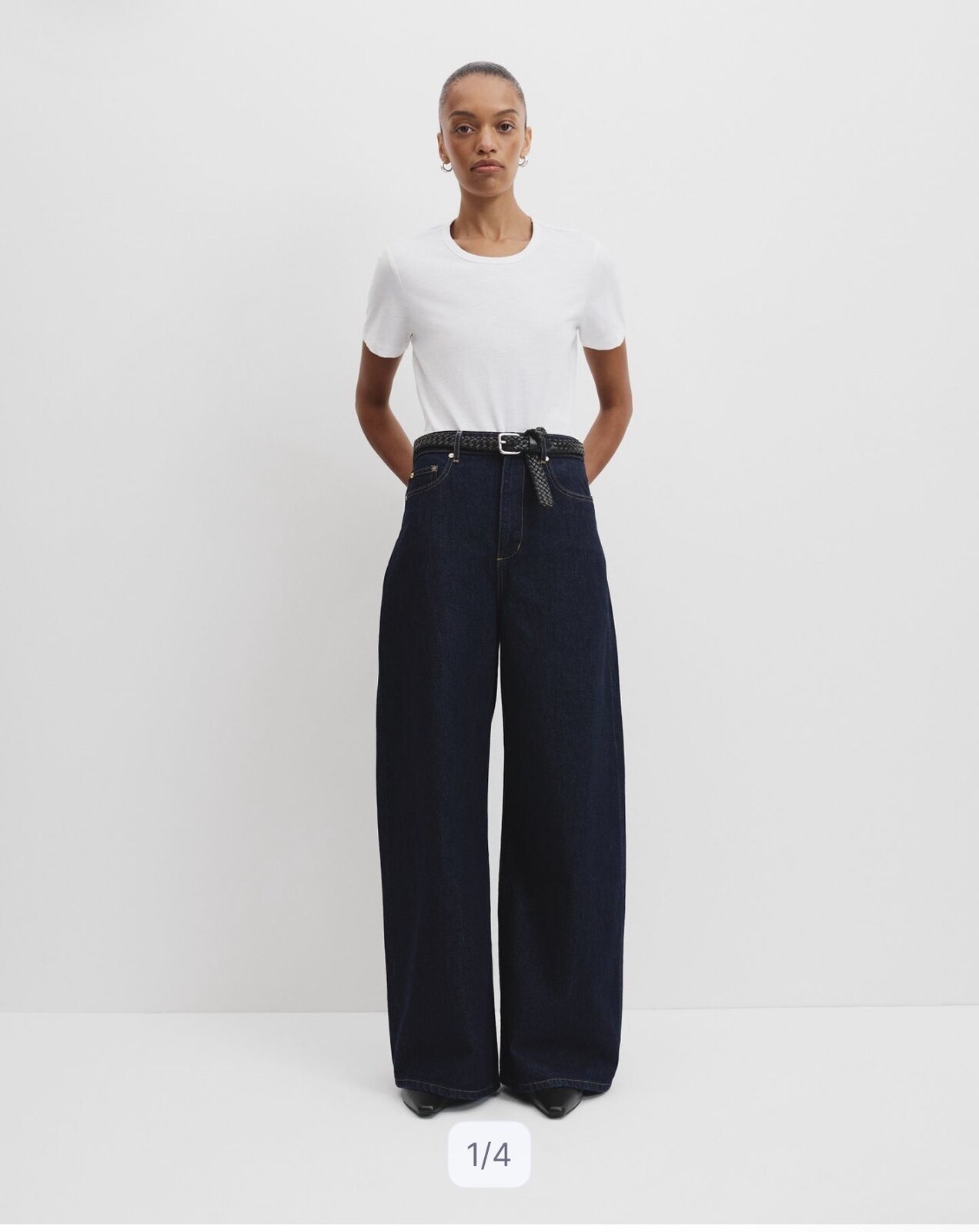 Curved wide leg Jean