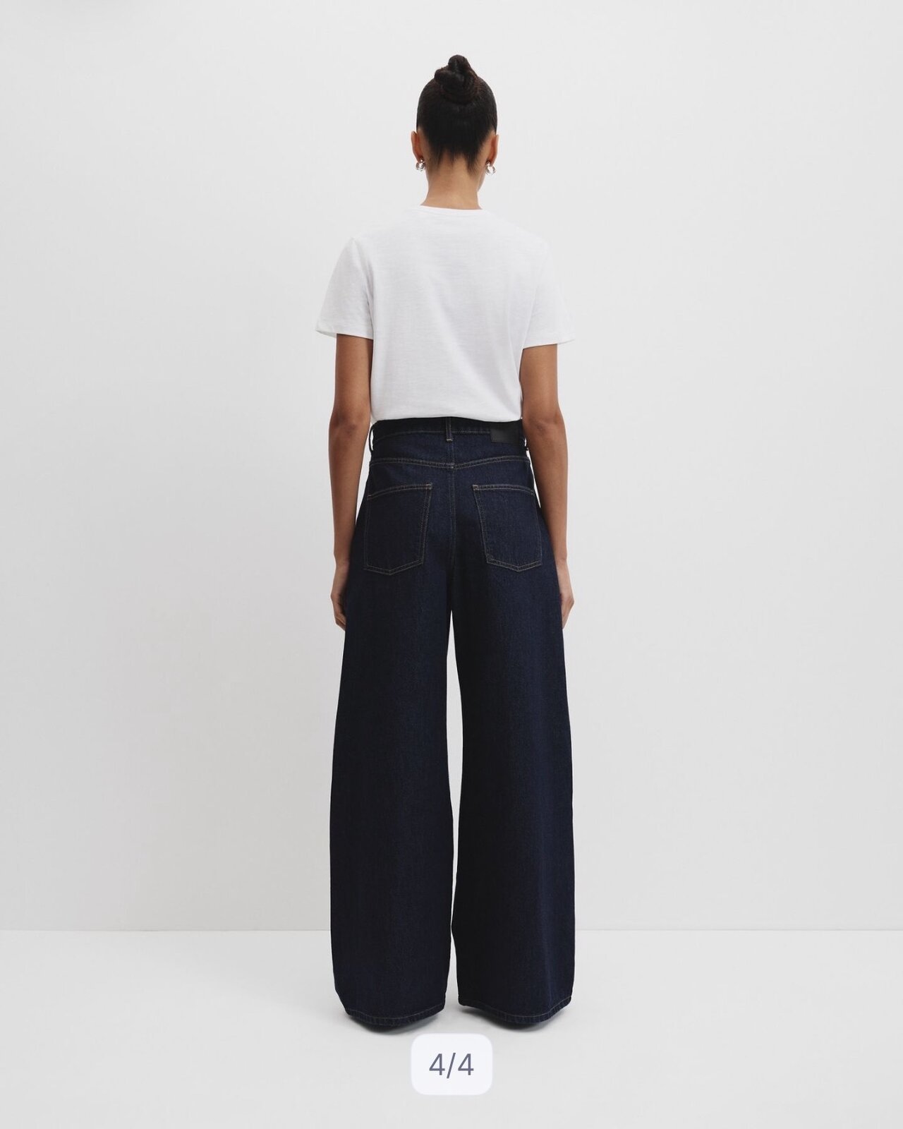Curved wide leg Jean
