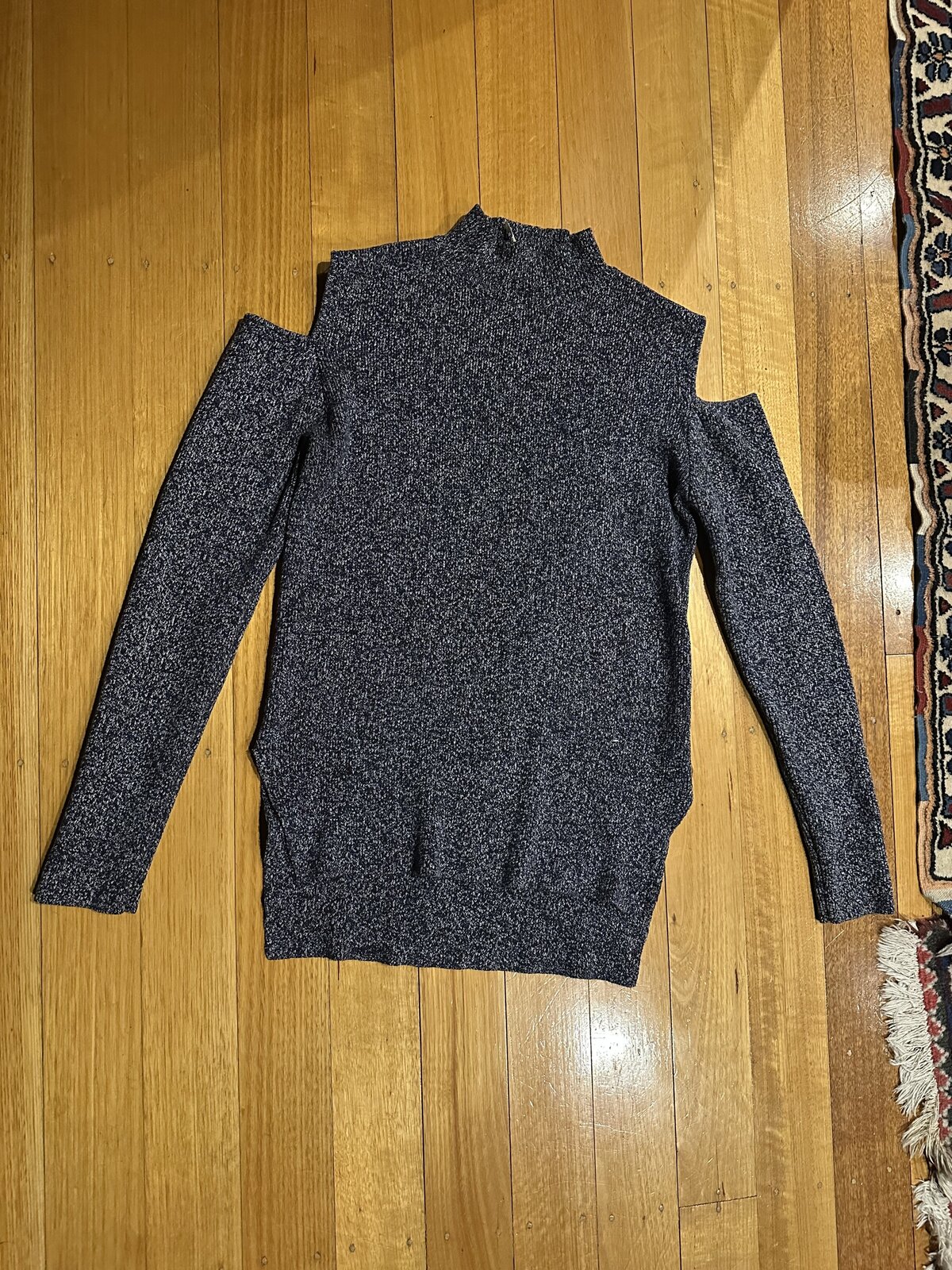 jumper size L, brand new. Stretchy. Suits M and L