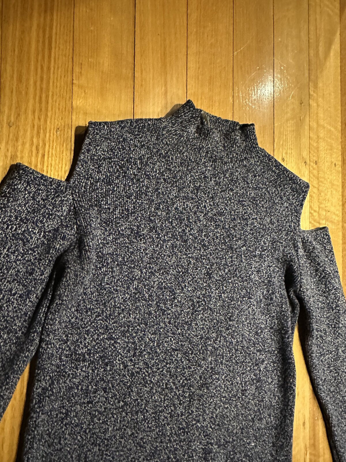 jumper size L, brand new. Stretchy. Suits M and L