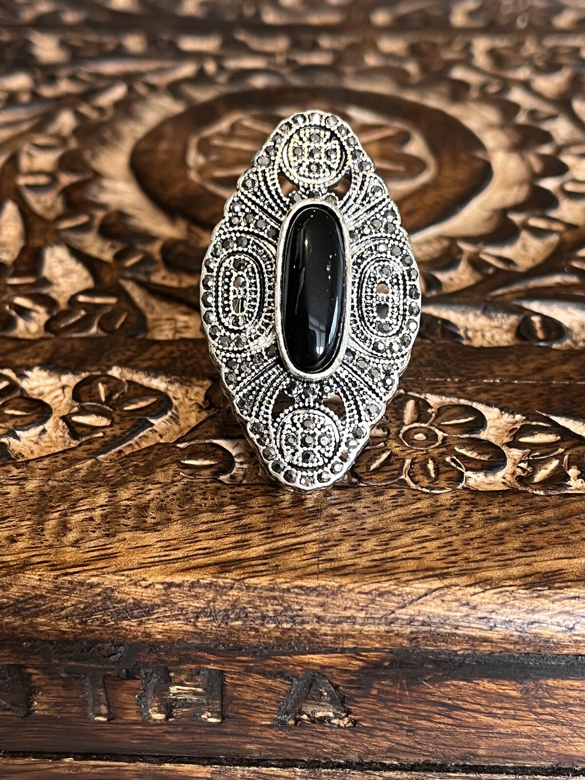 NIGHT MOVES RING IN SILVER WITH ONYX & MARCASITE