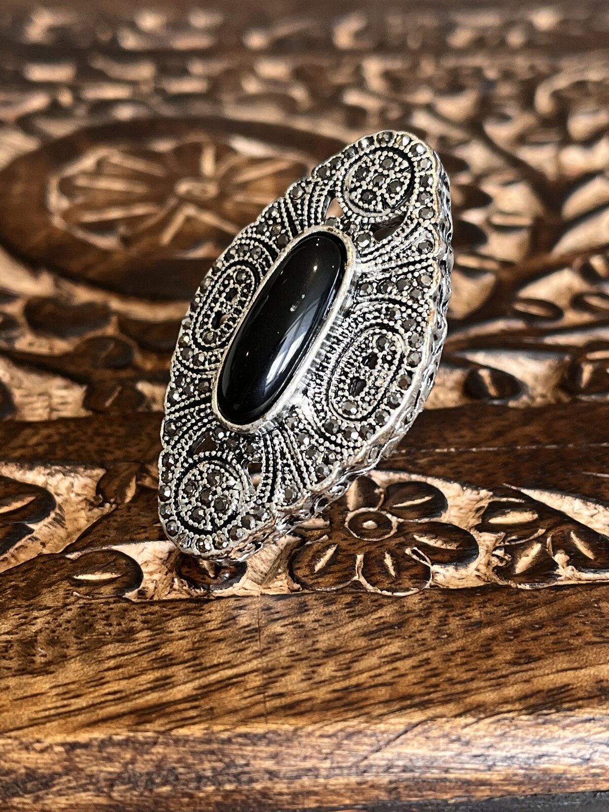 NIGHT MOVES RING IN SILVER WITH ONYX & MARCASITE