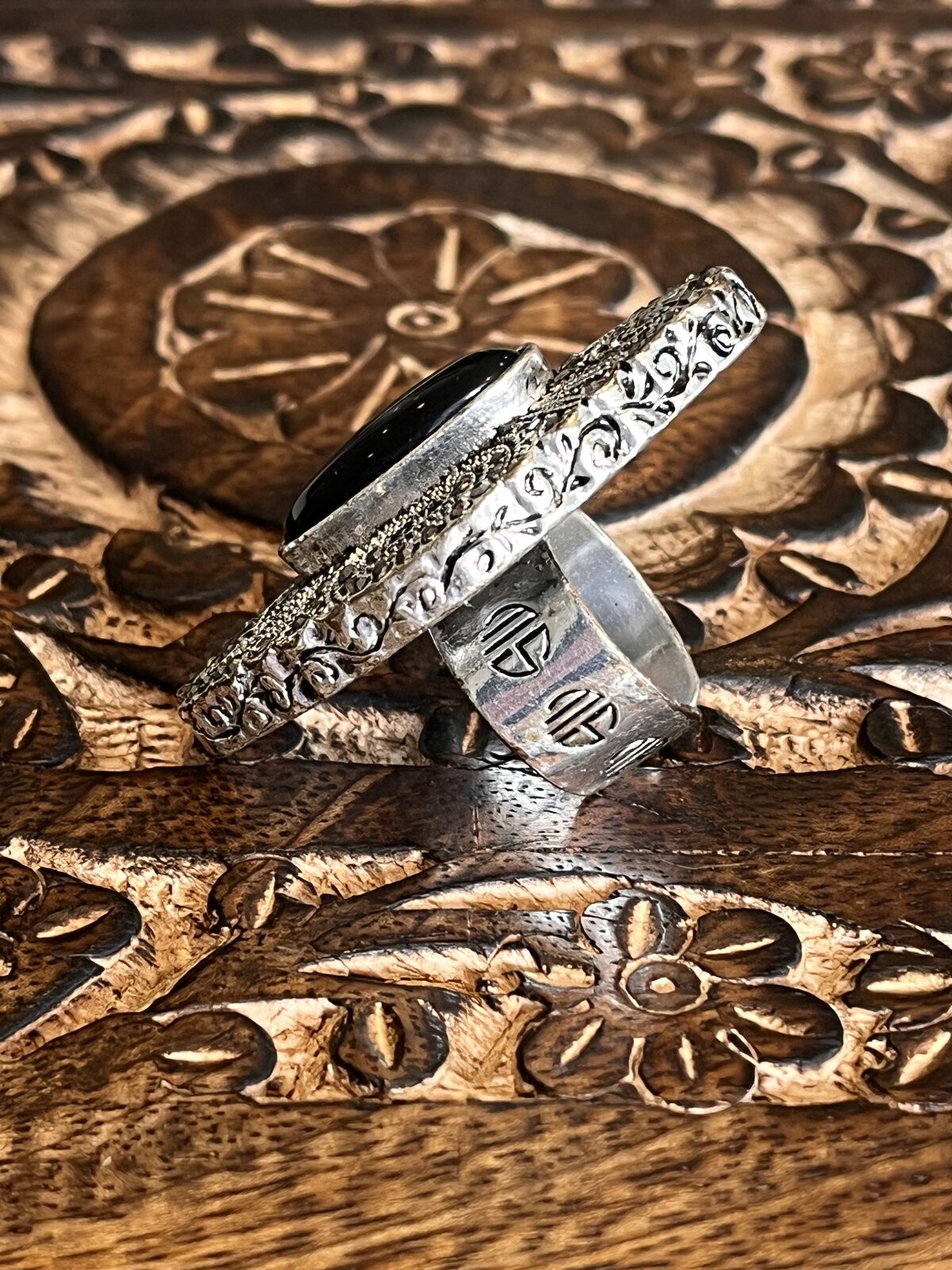 NIGHT MOVES RING IN SILVER WITH ONYX & MARCASITE