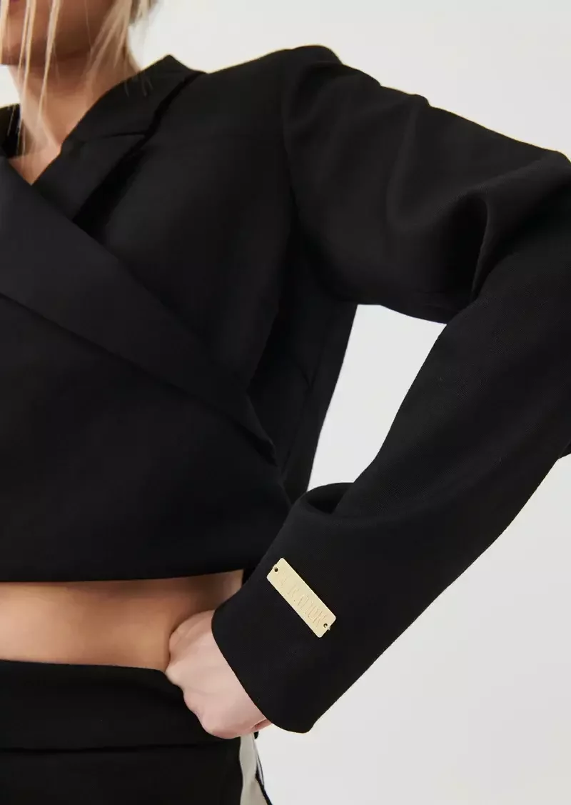 DOWNTOWN JACKET IN BLACK