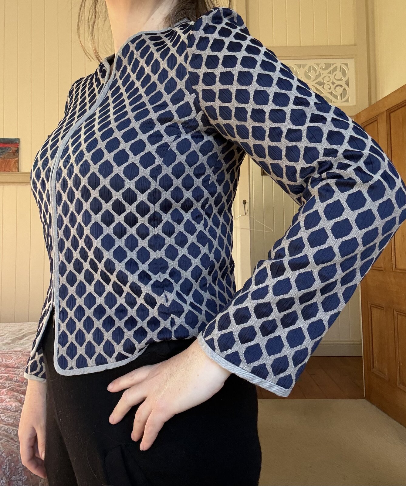 Zip collarless fitted blazer