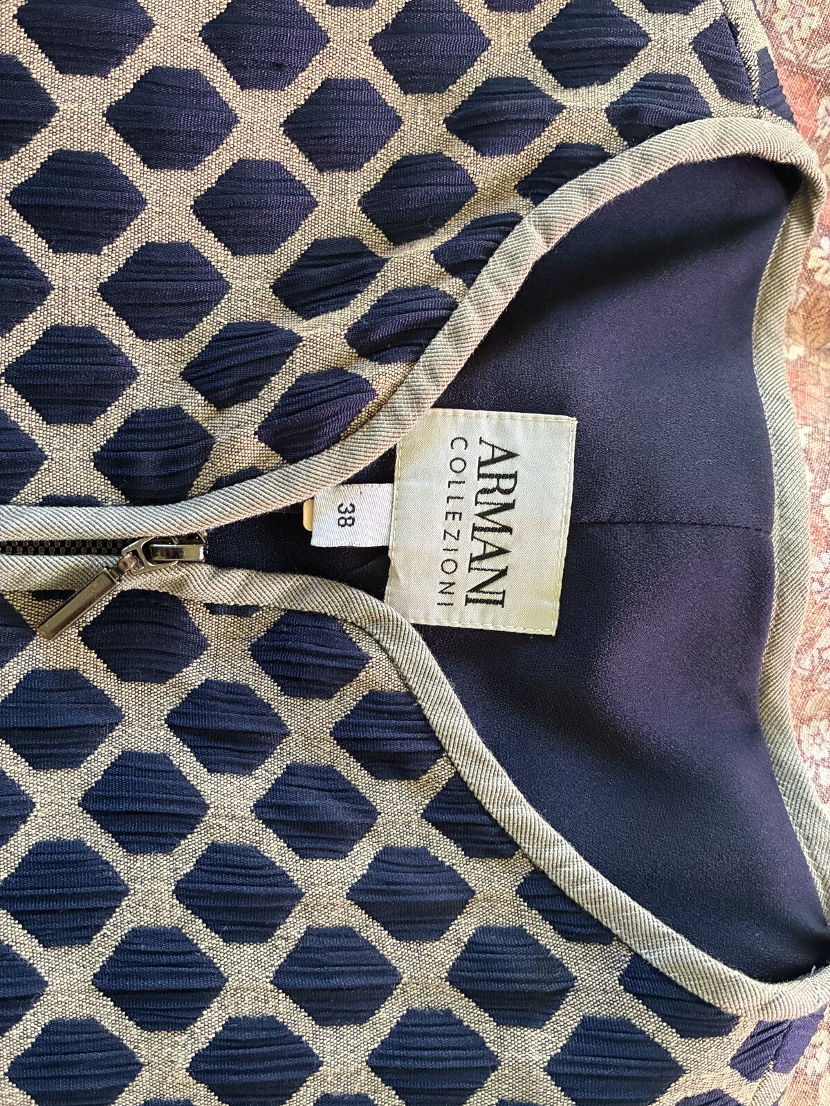 Zip collarless fitted blazer