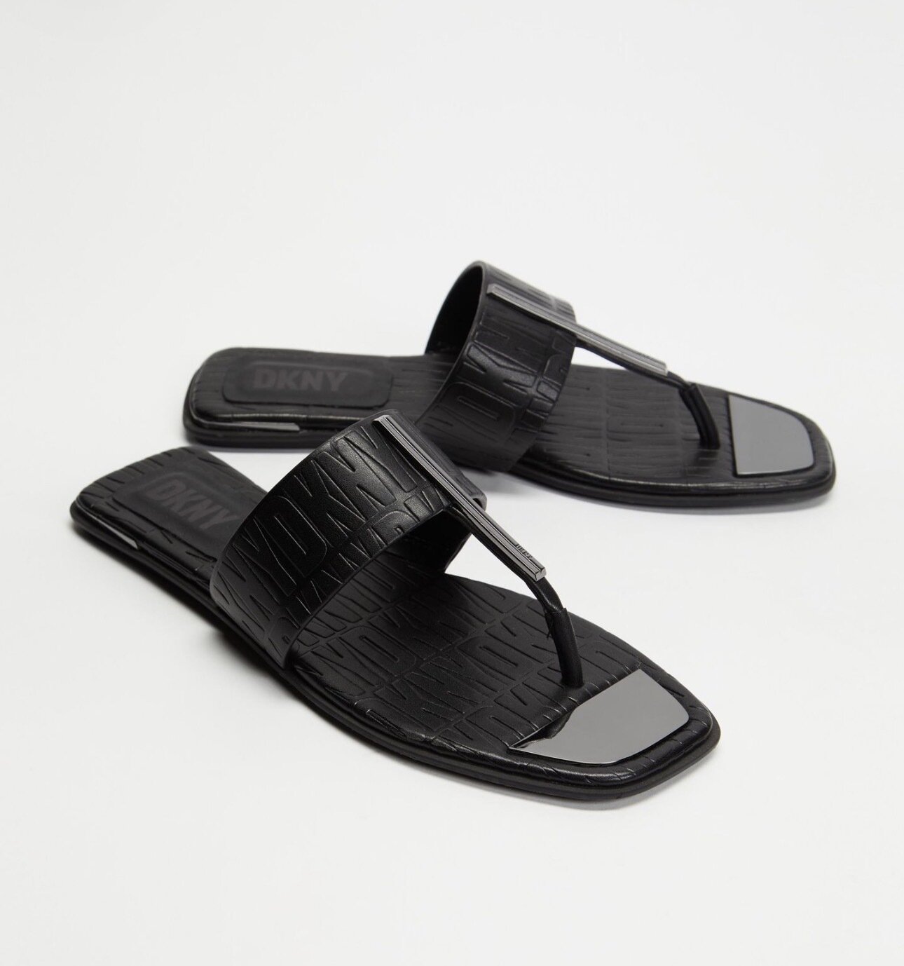 Deja flat thong sandals 