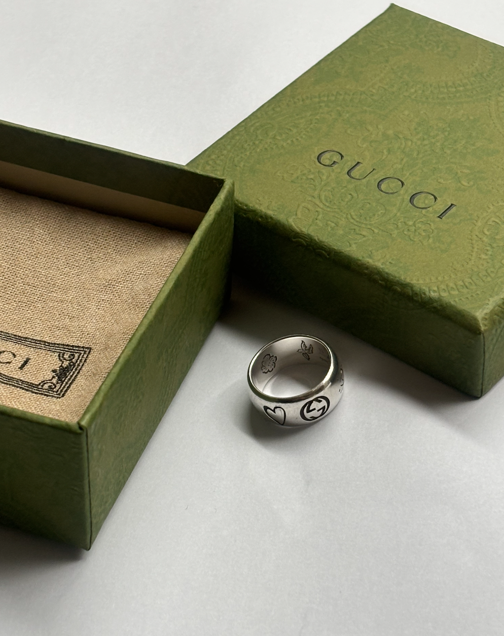 'Blind For Love ring' in silver